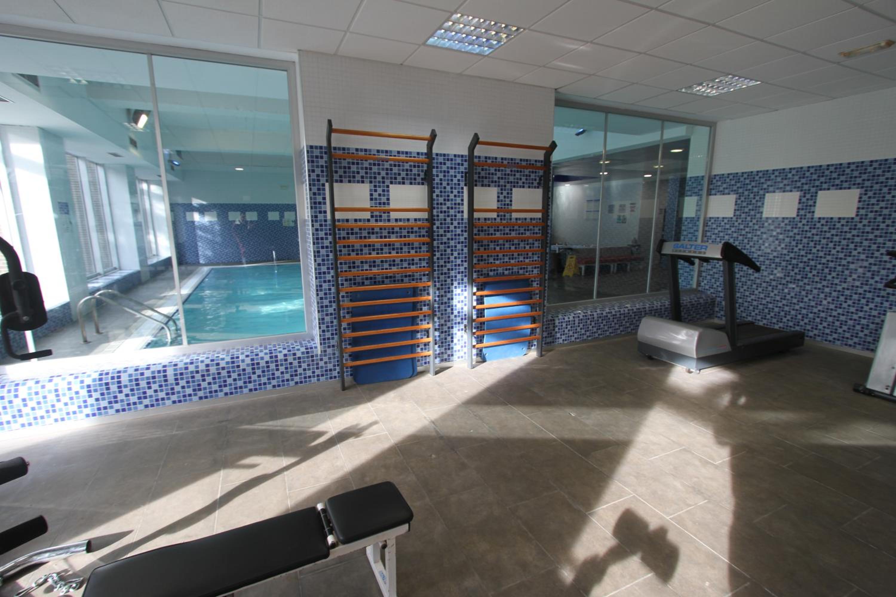 For a Stay Aqquaria Deluxe