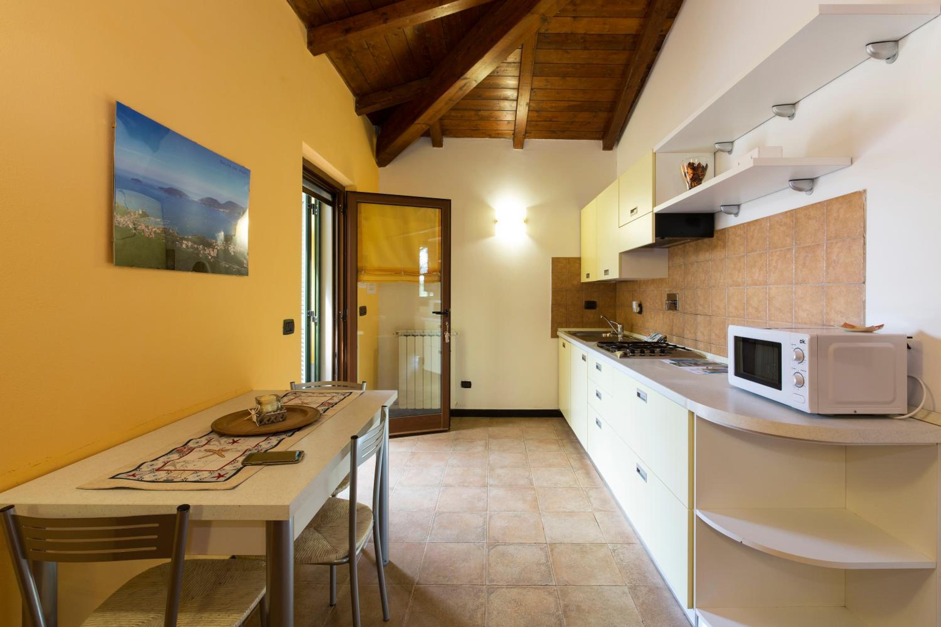 Appartamenti Residence Montebello, relax con giardino e piscina