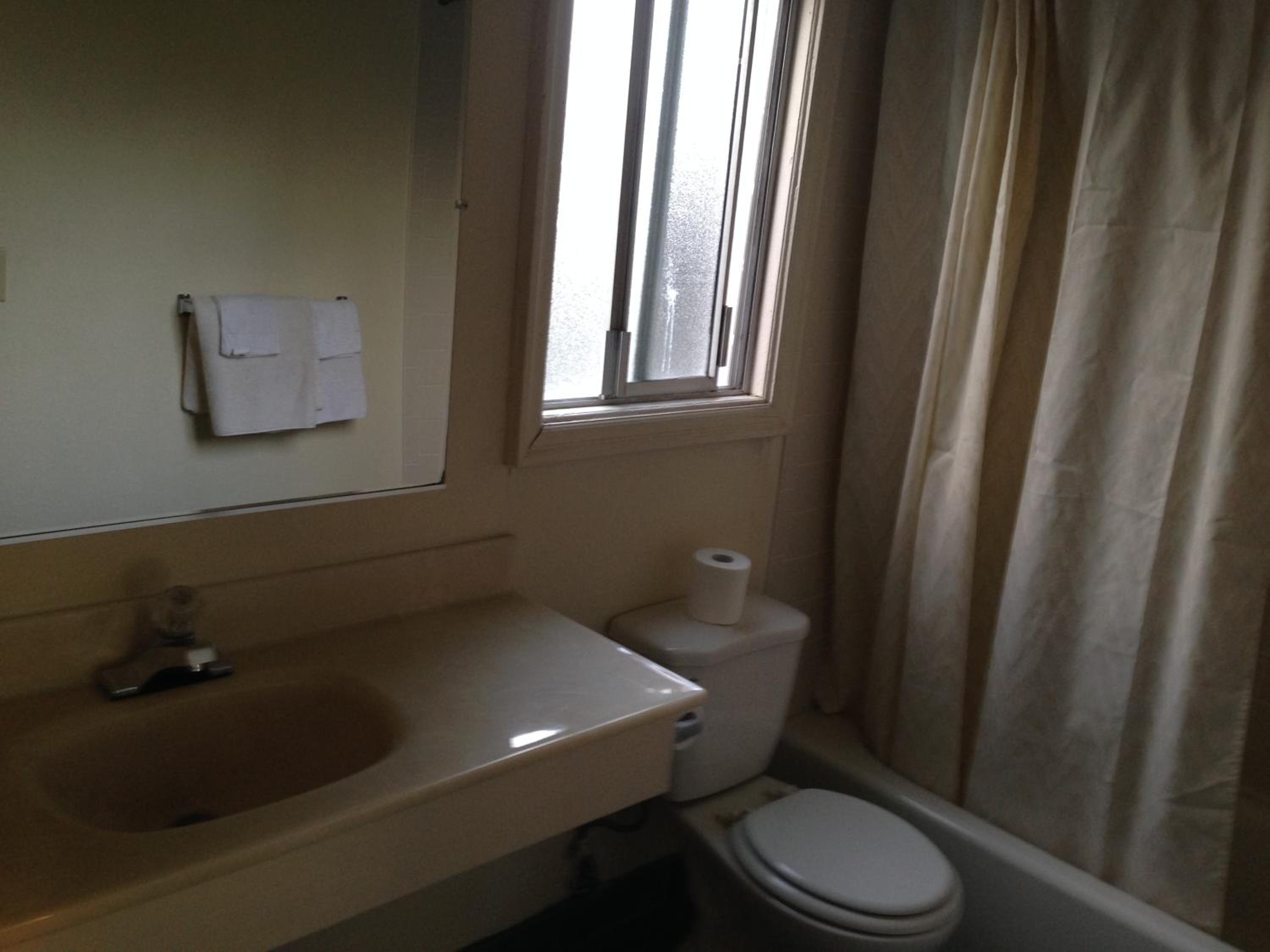 Vallejo Vacations - Discovery Inn - Property Image 16