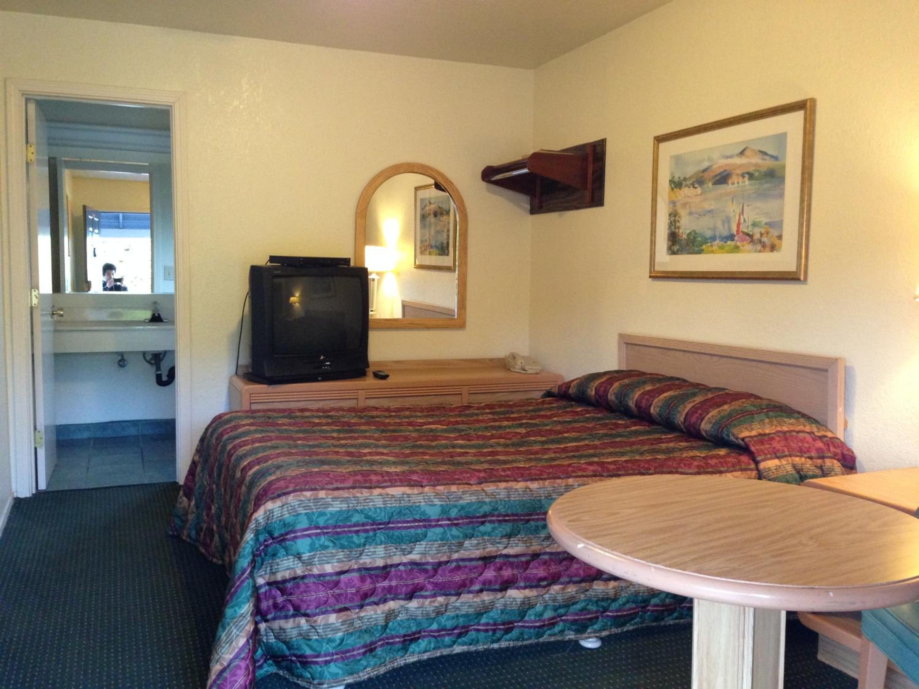 Vallejo Vacations - Discovery Inn - Property Image 12