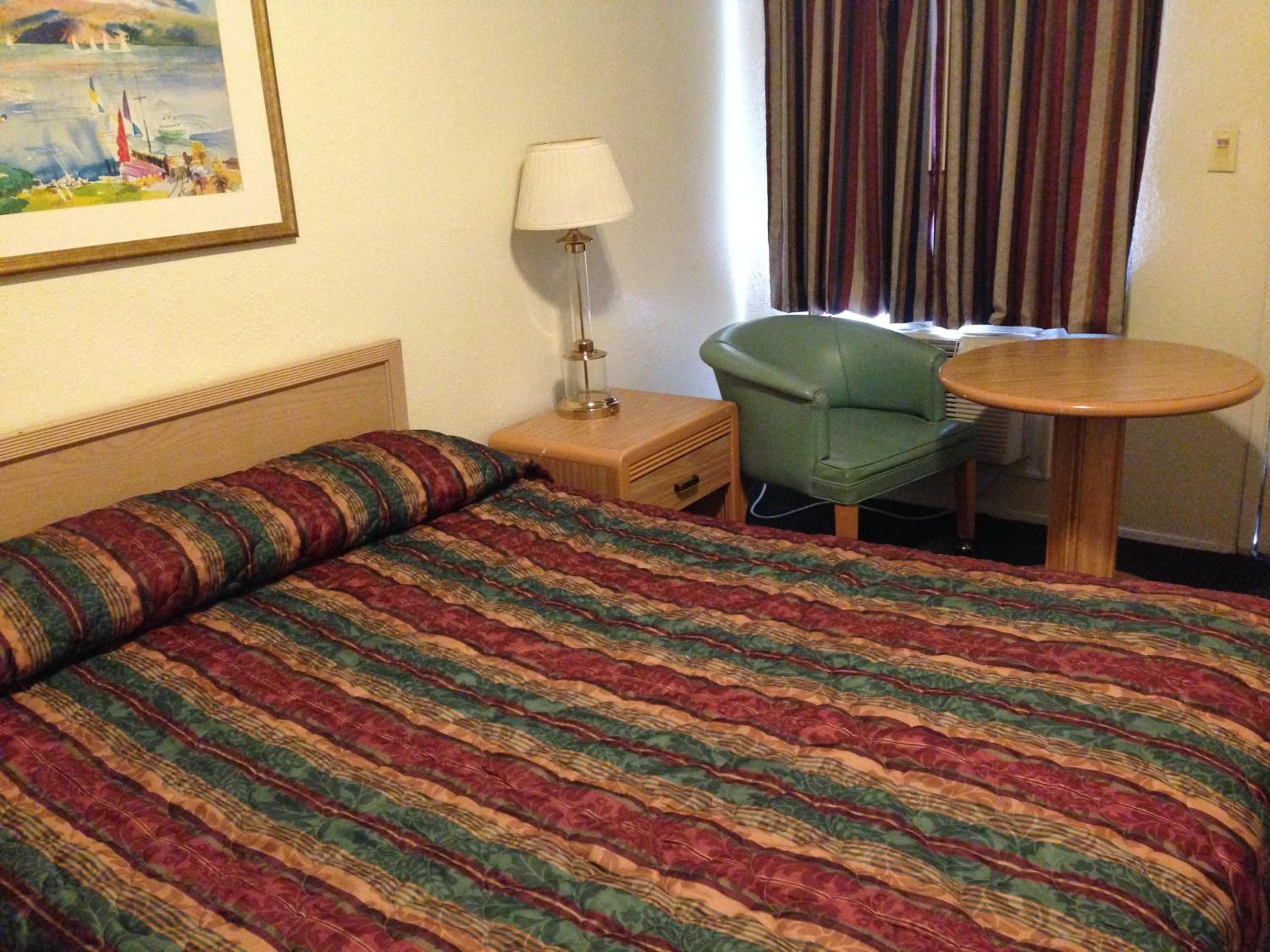 Vallejo Vacations - Discovery Inn - Property Image 3