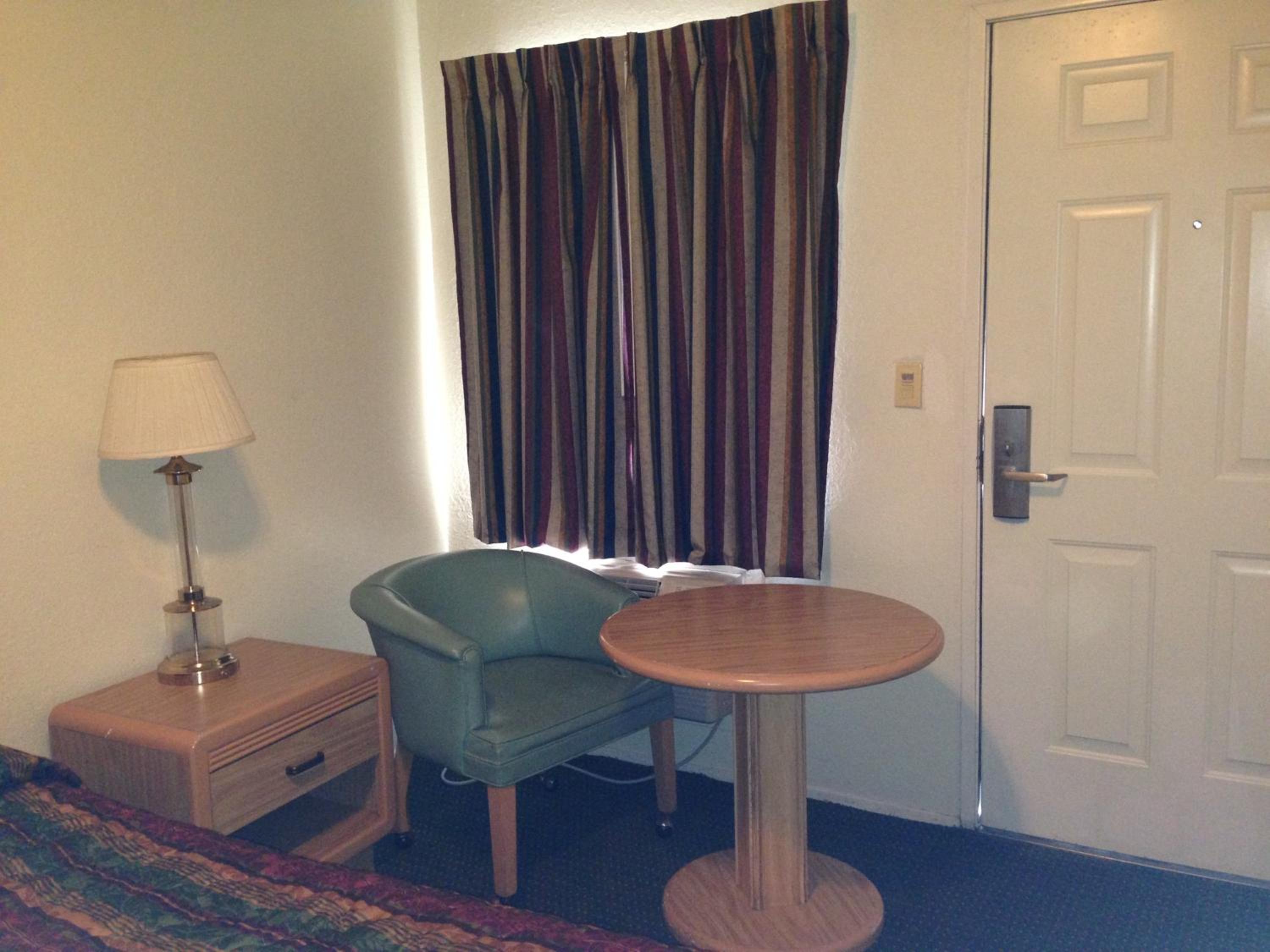 Vallejo Vacations - Discovery Inn - Property Image 2