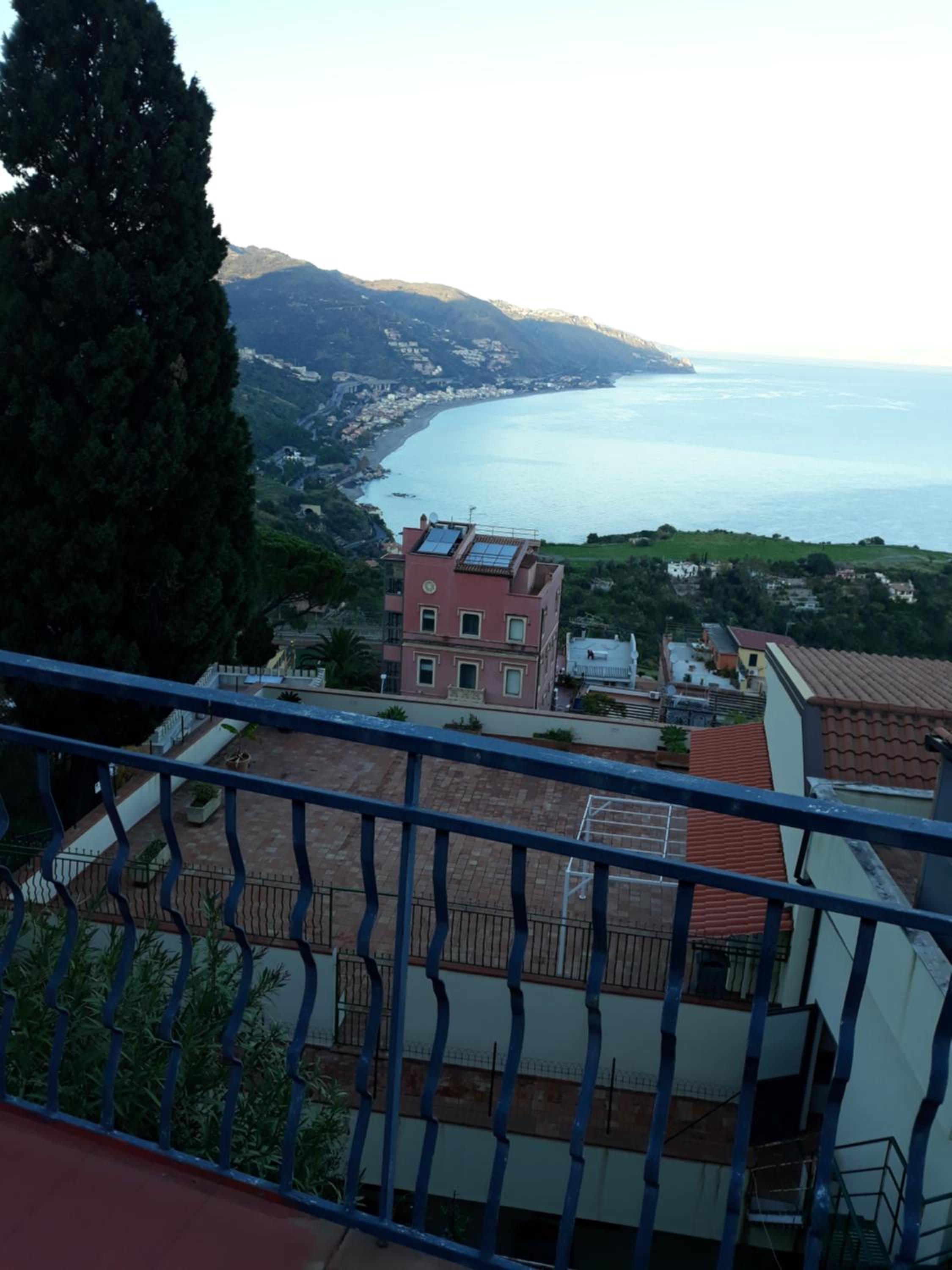 F&L A TAORMINA photo 5