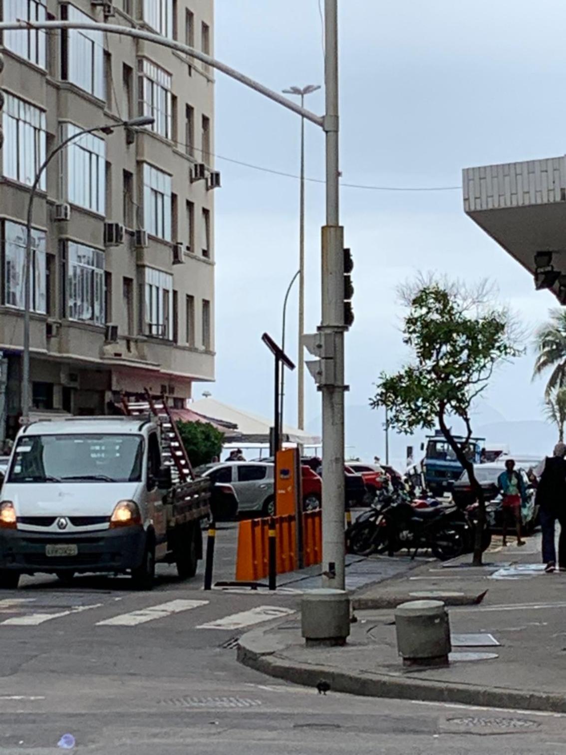 Apartamento COPANEMA Reformadíssimo no Posto 6, VENHAM