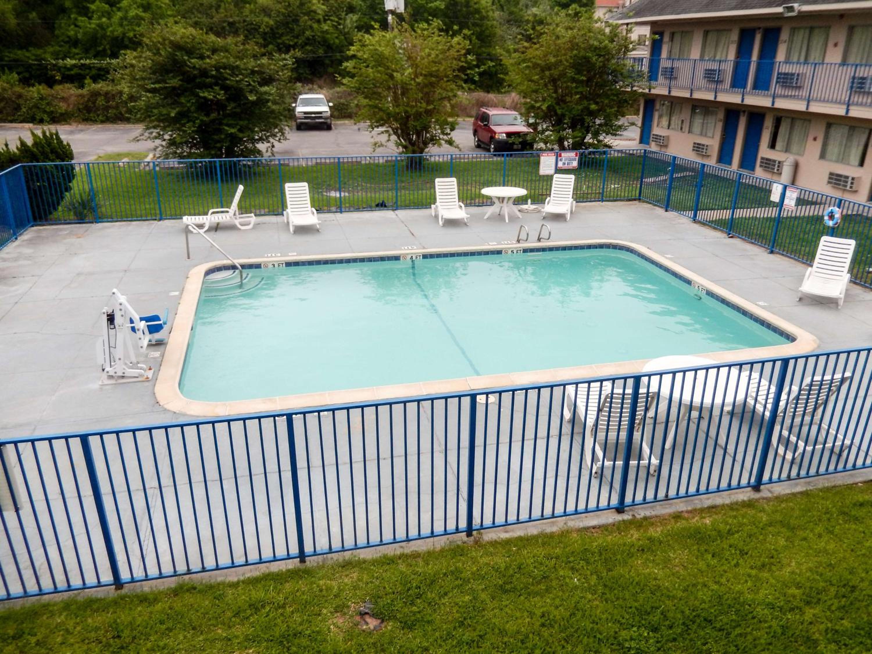 Motel 6-Clute, TX view 2