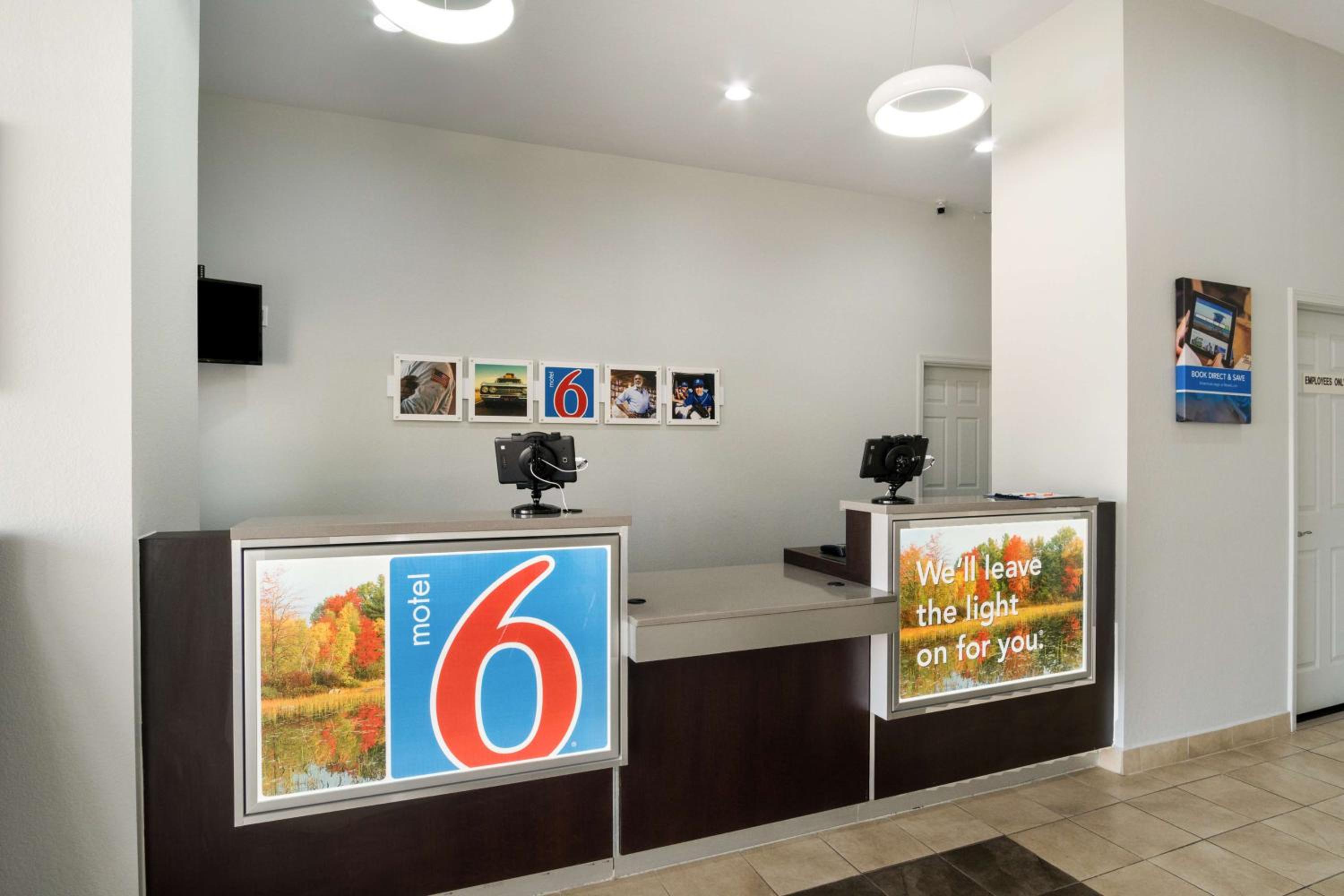 Lexington Vacations - Motel 6-Lexington, KY - Airport - Property Image 2
