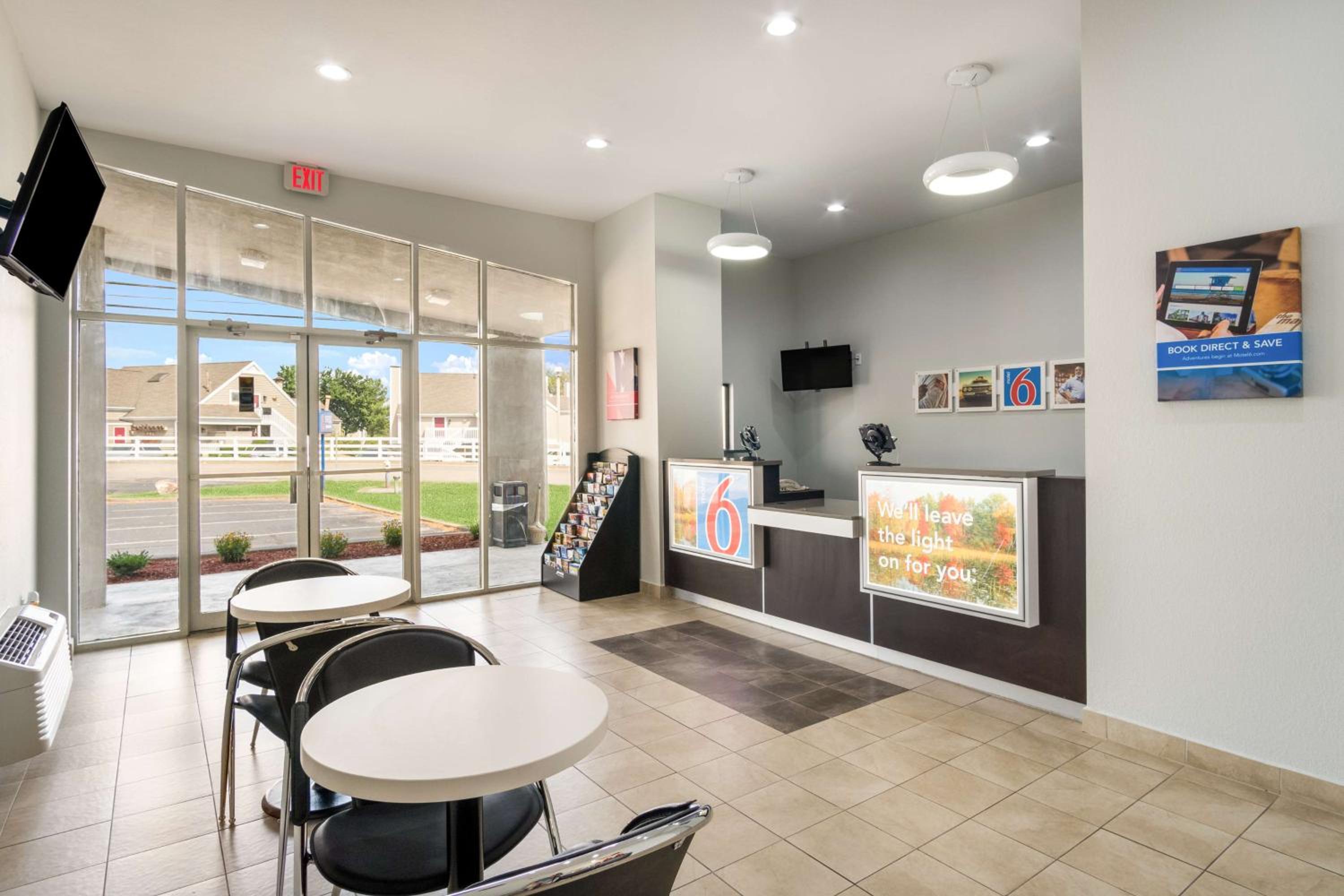 Lexington Vacations - Motel 6-Lexington, KY - Airport - Property Image 5