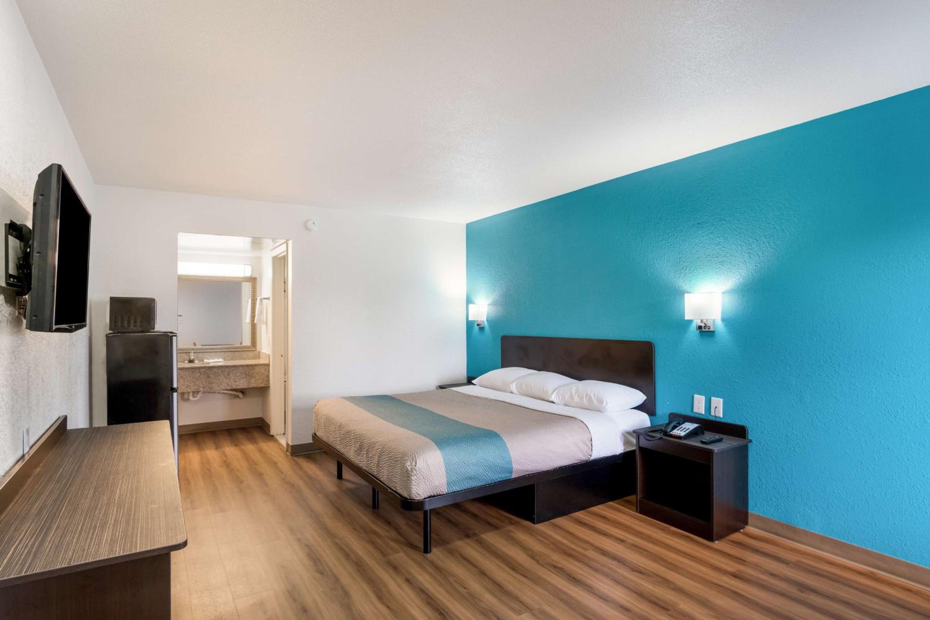Lexington Vacations - Motel 6-Lexington, KY - Airport - Property Image 32