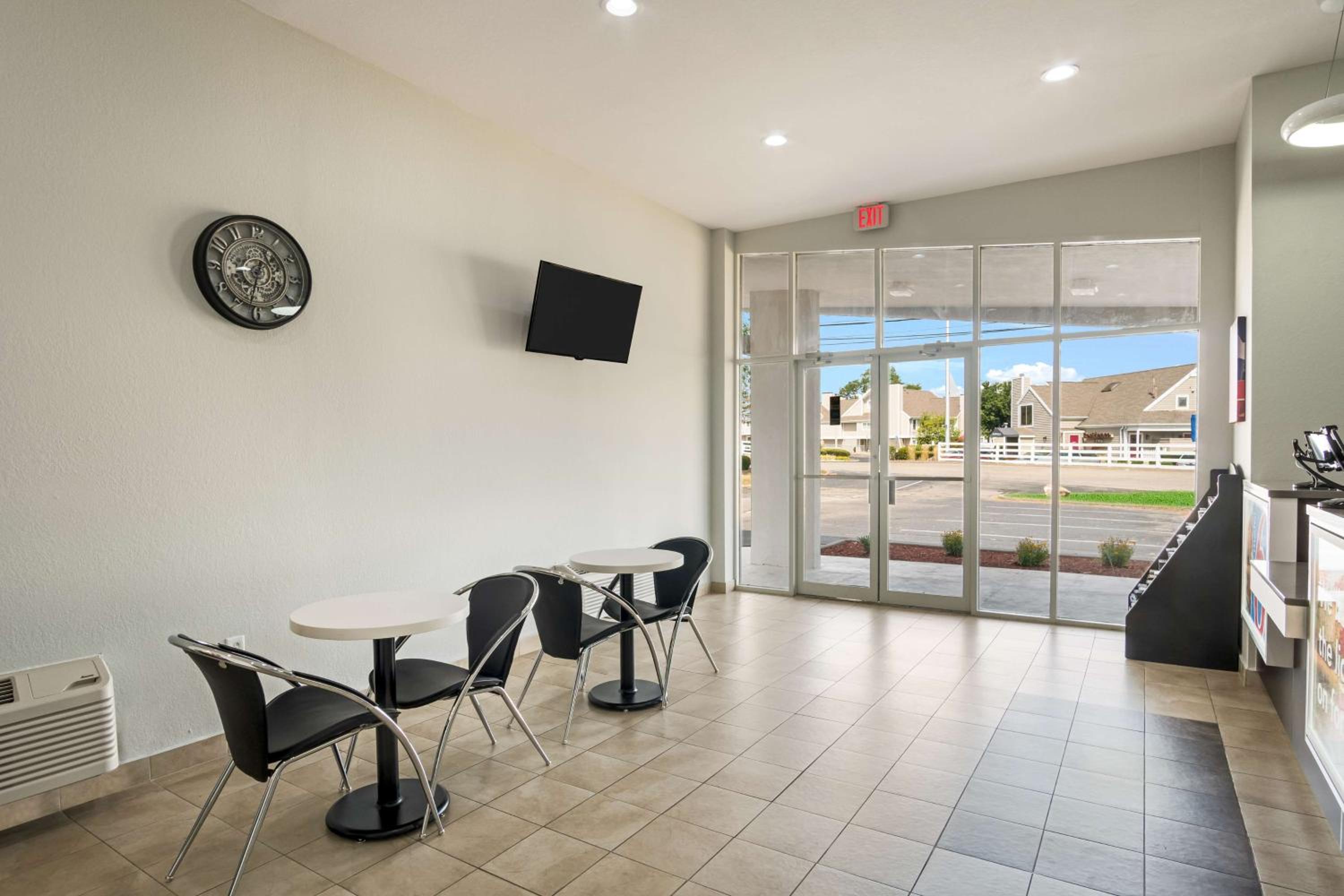 Lexington Vacations - Motel 6-Lexington, KY - Airport - Property Image 43
