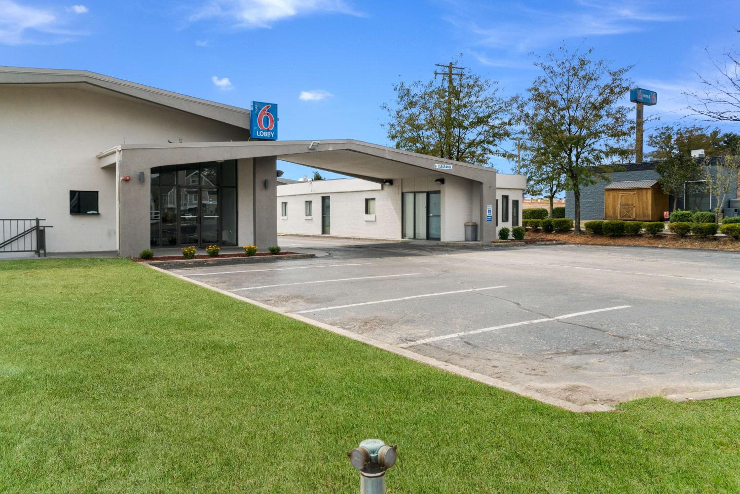 Lexington Vacations - Motel 6-Lexington, KY - Airport - Property Image 28