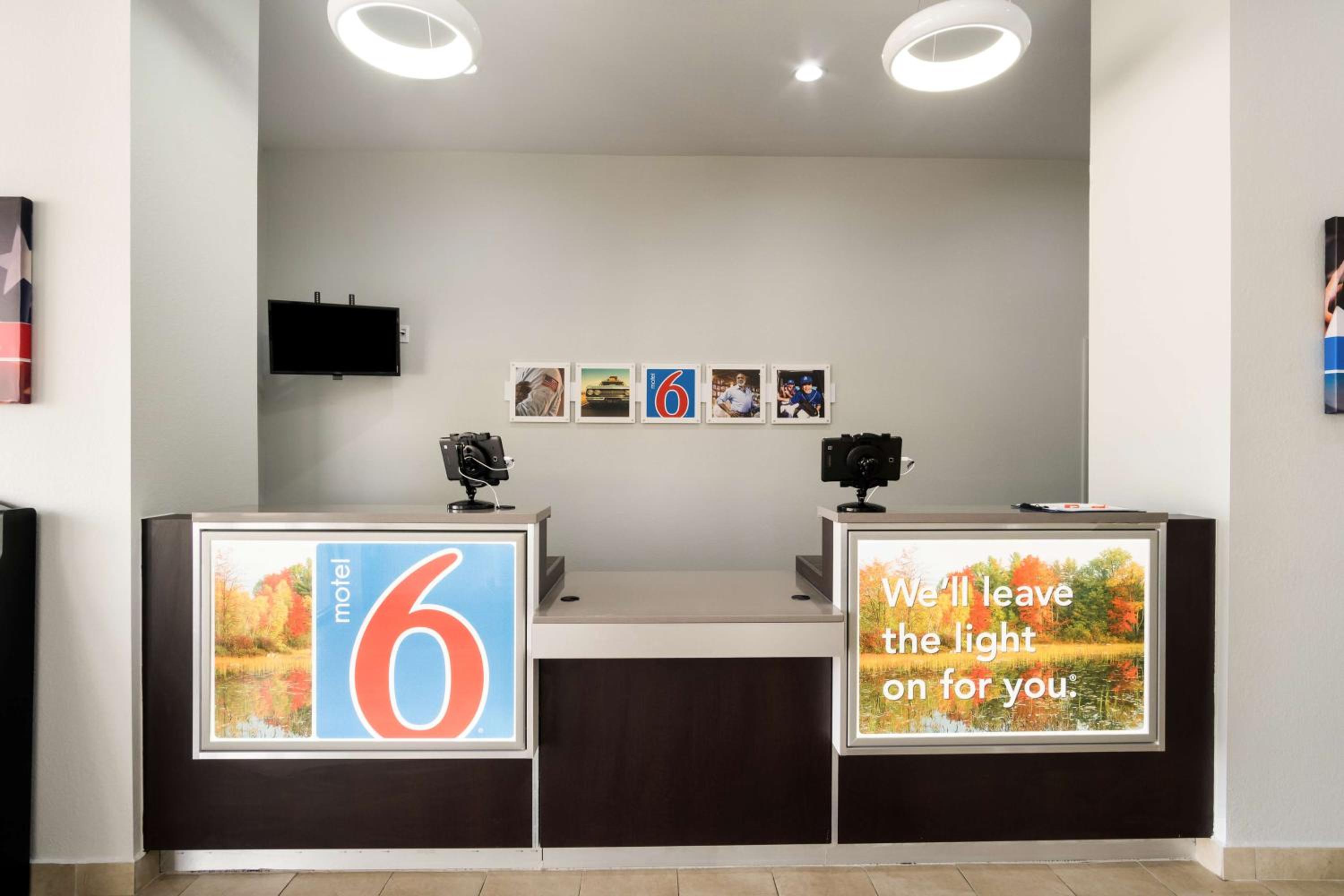Lexington Vacations - Motel 6-Lexington, KY - Airport - Property Image 3