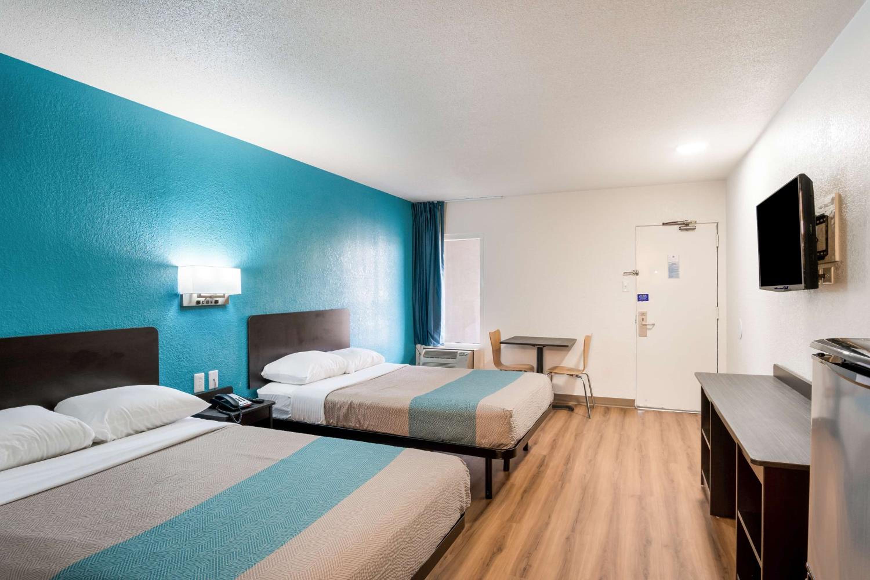 Lexington Vacations - Motel 6-Lexington, KY - Airport - Property Image 39