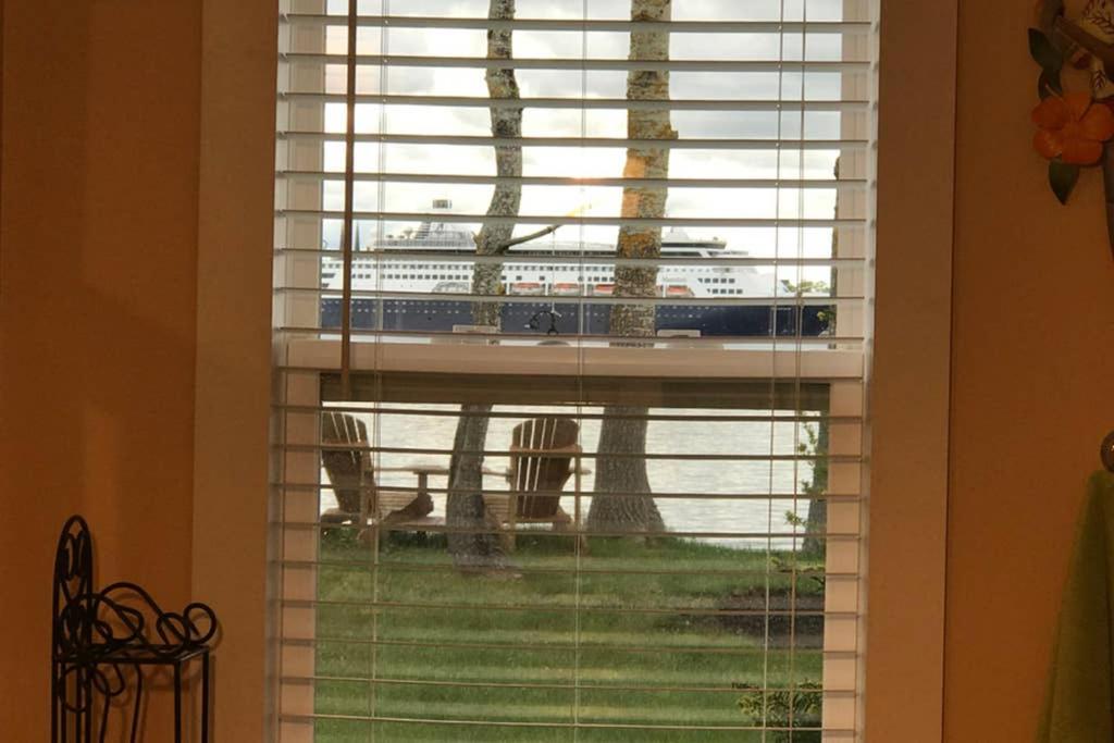 Scenic Harbour View House Waterfront view 3