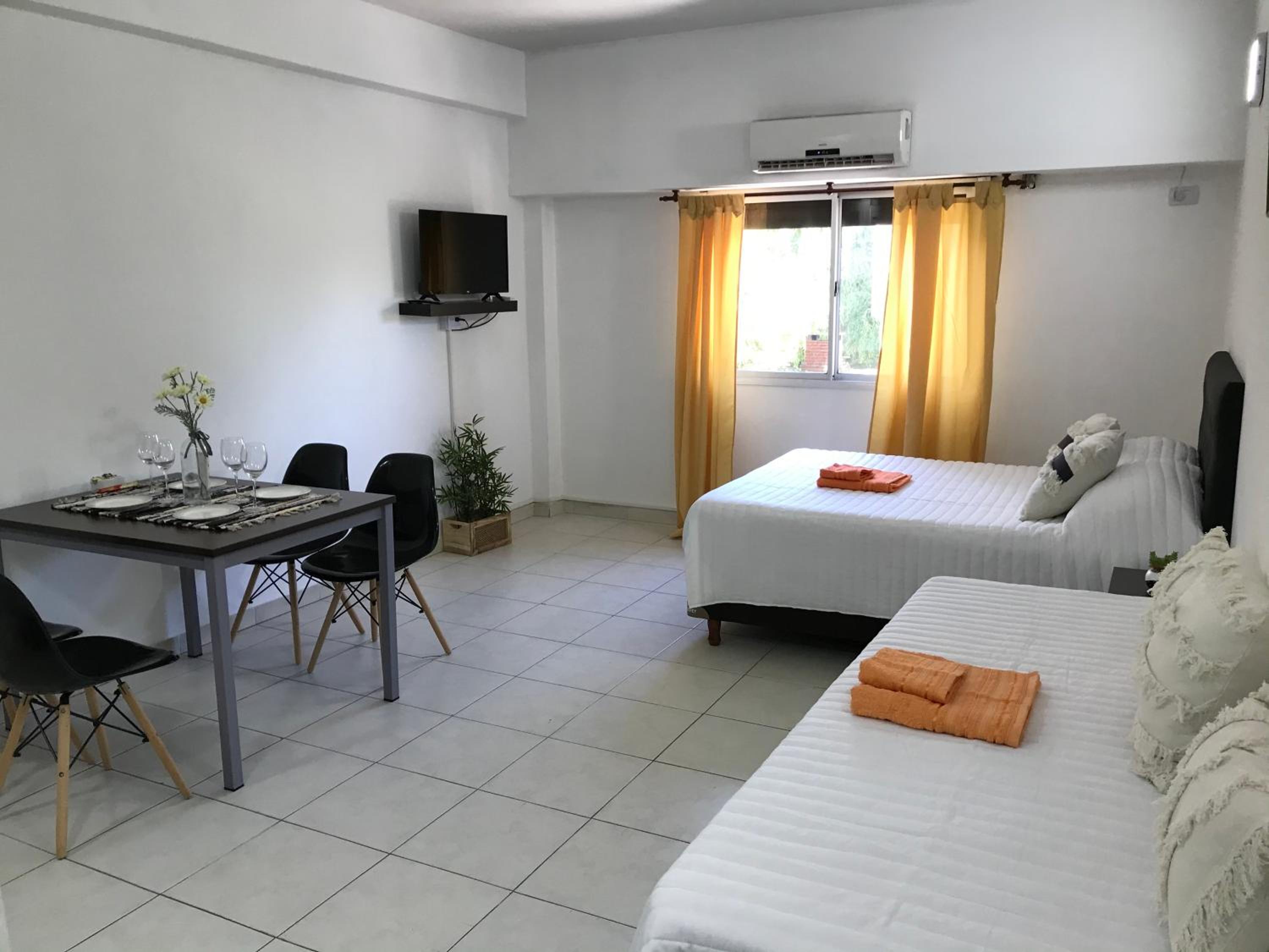 Cares Apartament, Morón, Buenos Aires
