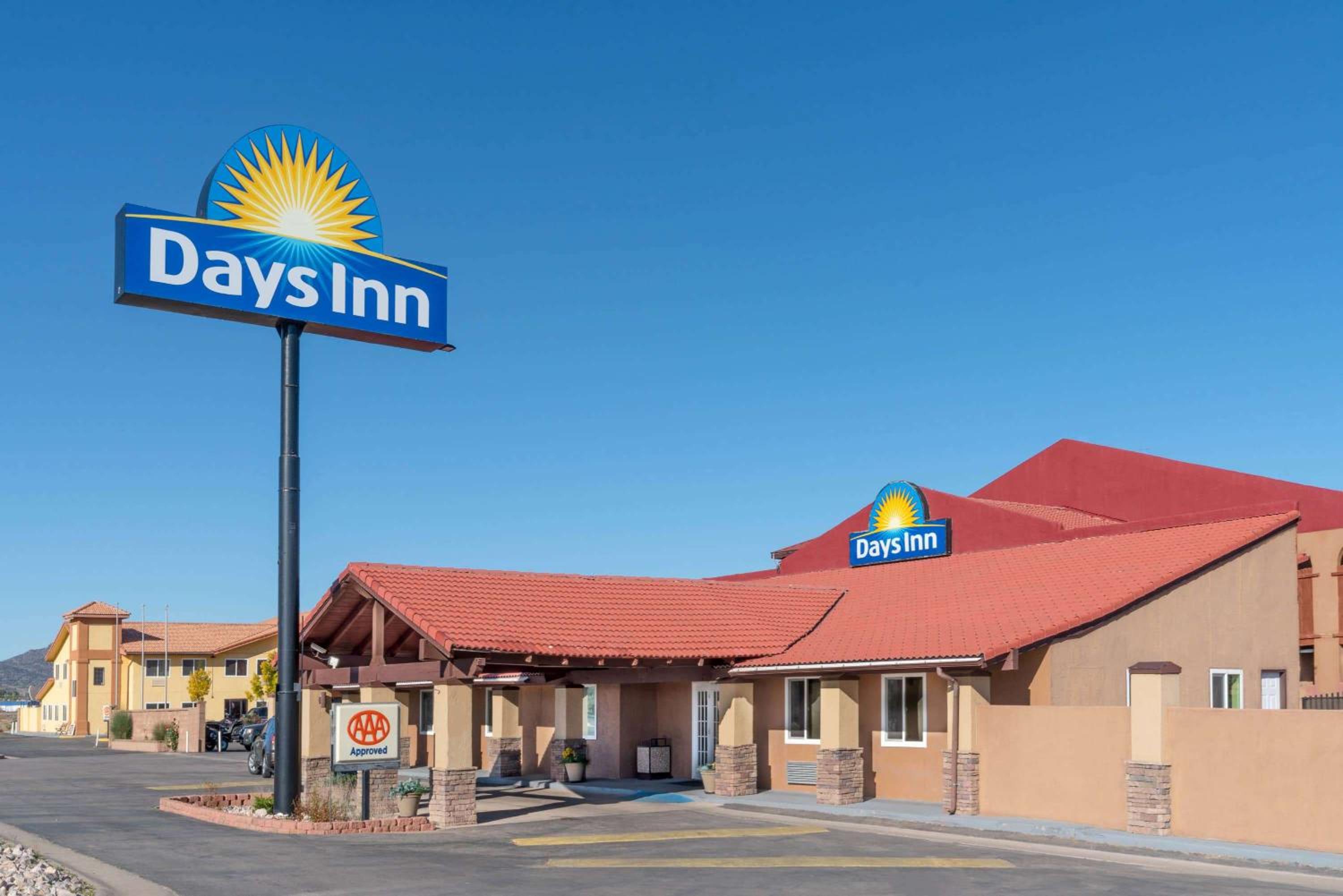 Grants Vacations - Days Inn by Wyndham Grants - Property Image 1