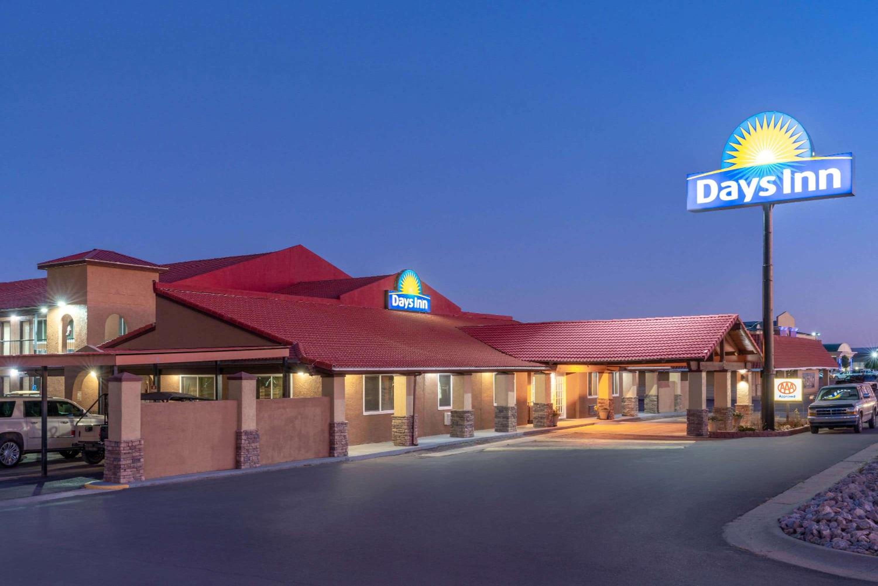 Grants Vacations - Days Inn by Wyndham Grants - Property Image 1