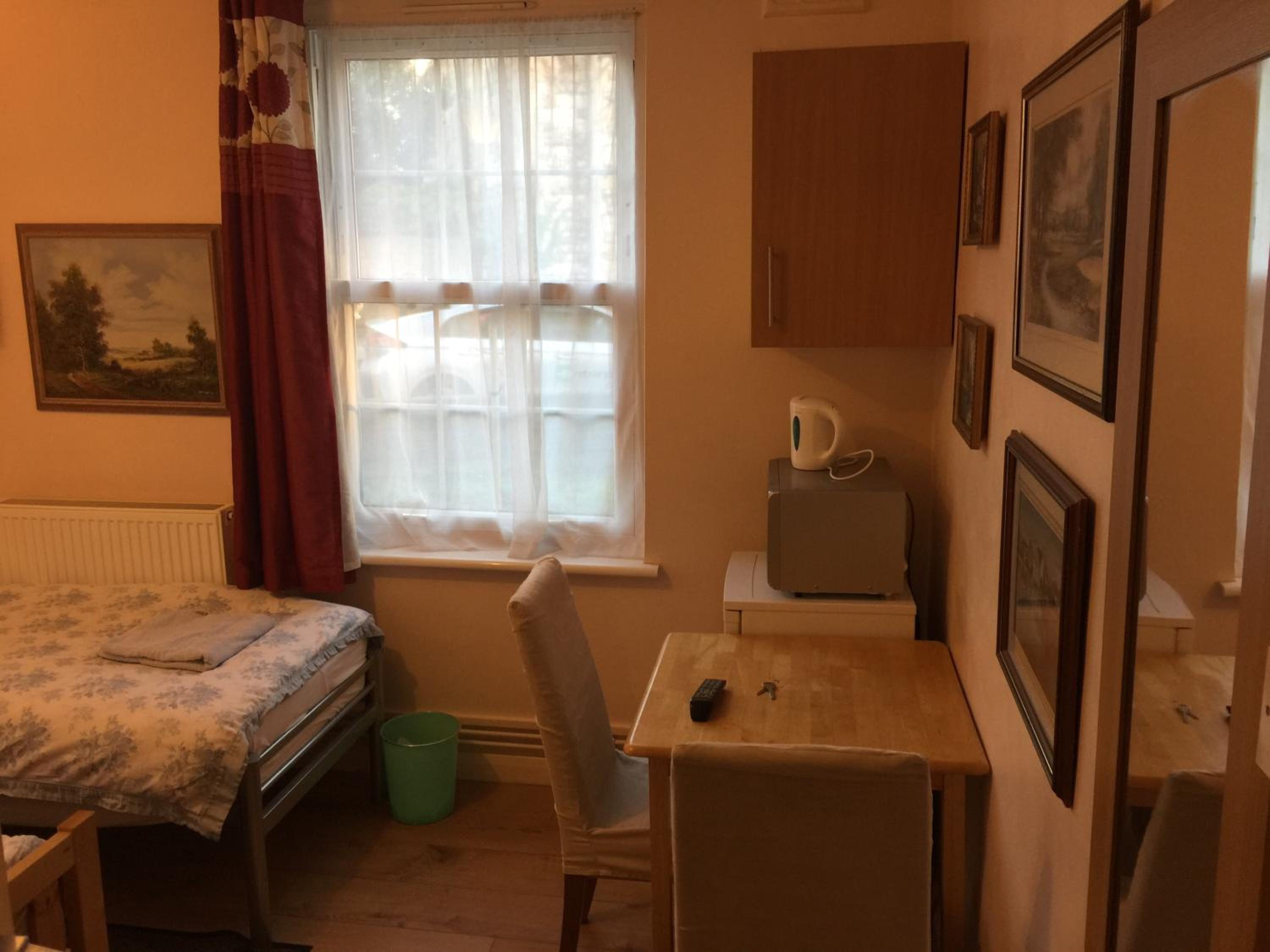 Central Greenwich guest rooms