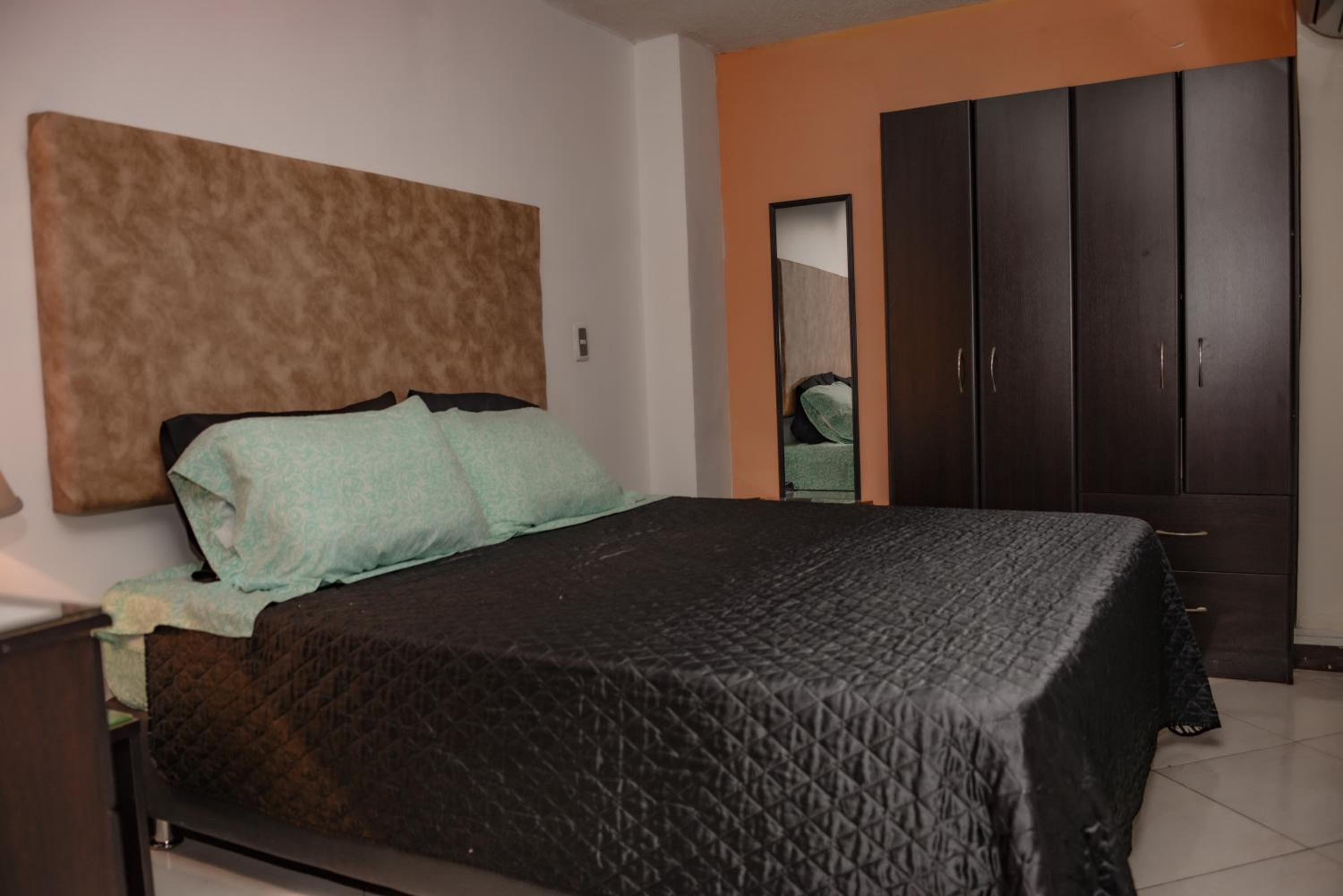 The 9's Apartahotel