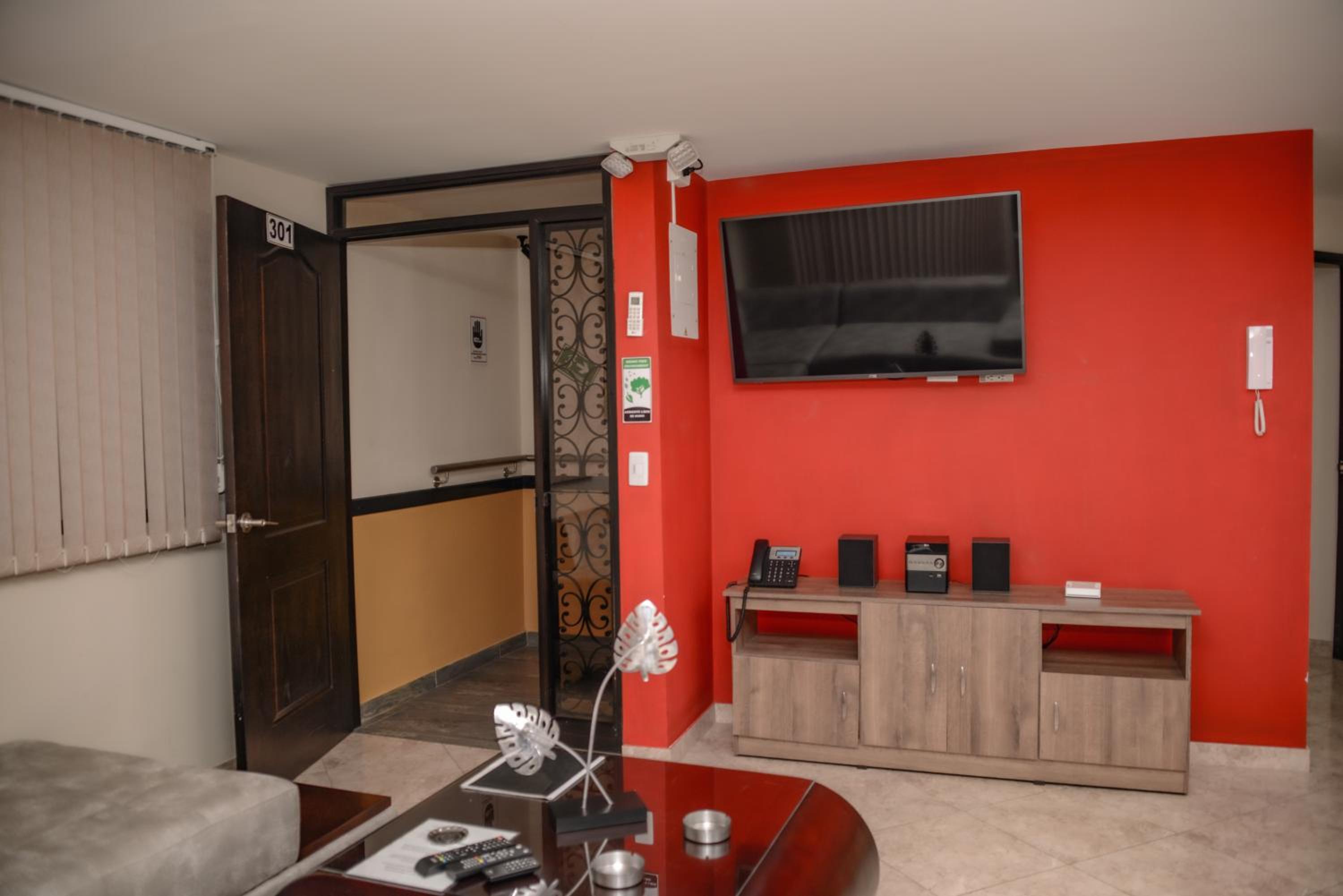 The 9's Apartahotel