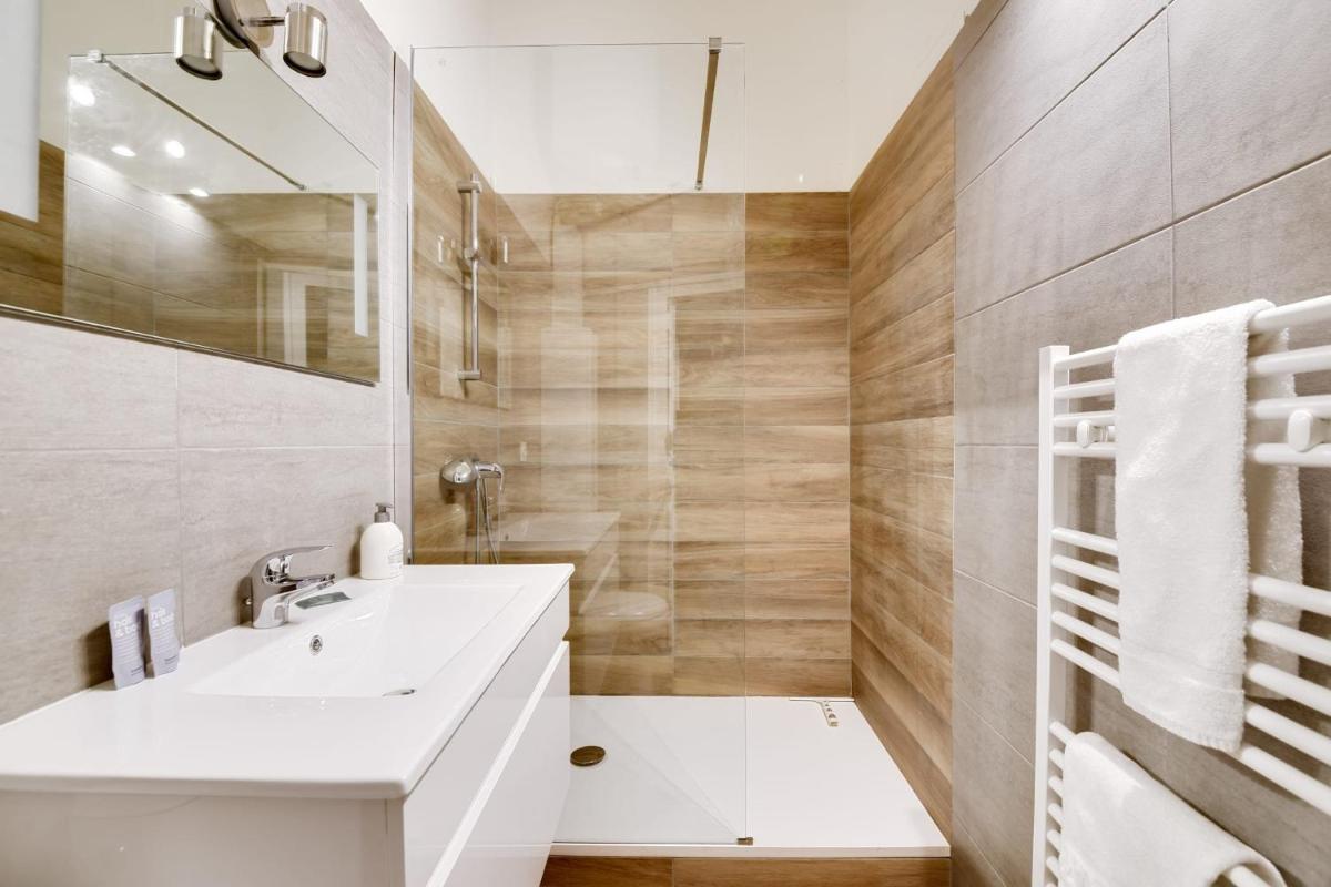 GuestReady - MAGNIFICENT DUPLEX CANUT HYPERCENTRE photo 3