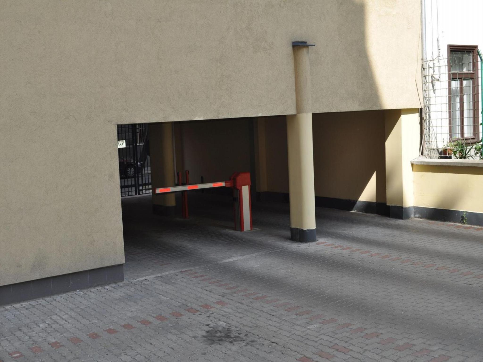 Arpad Bridge Apartments