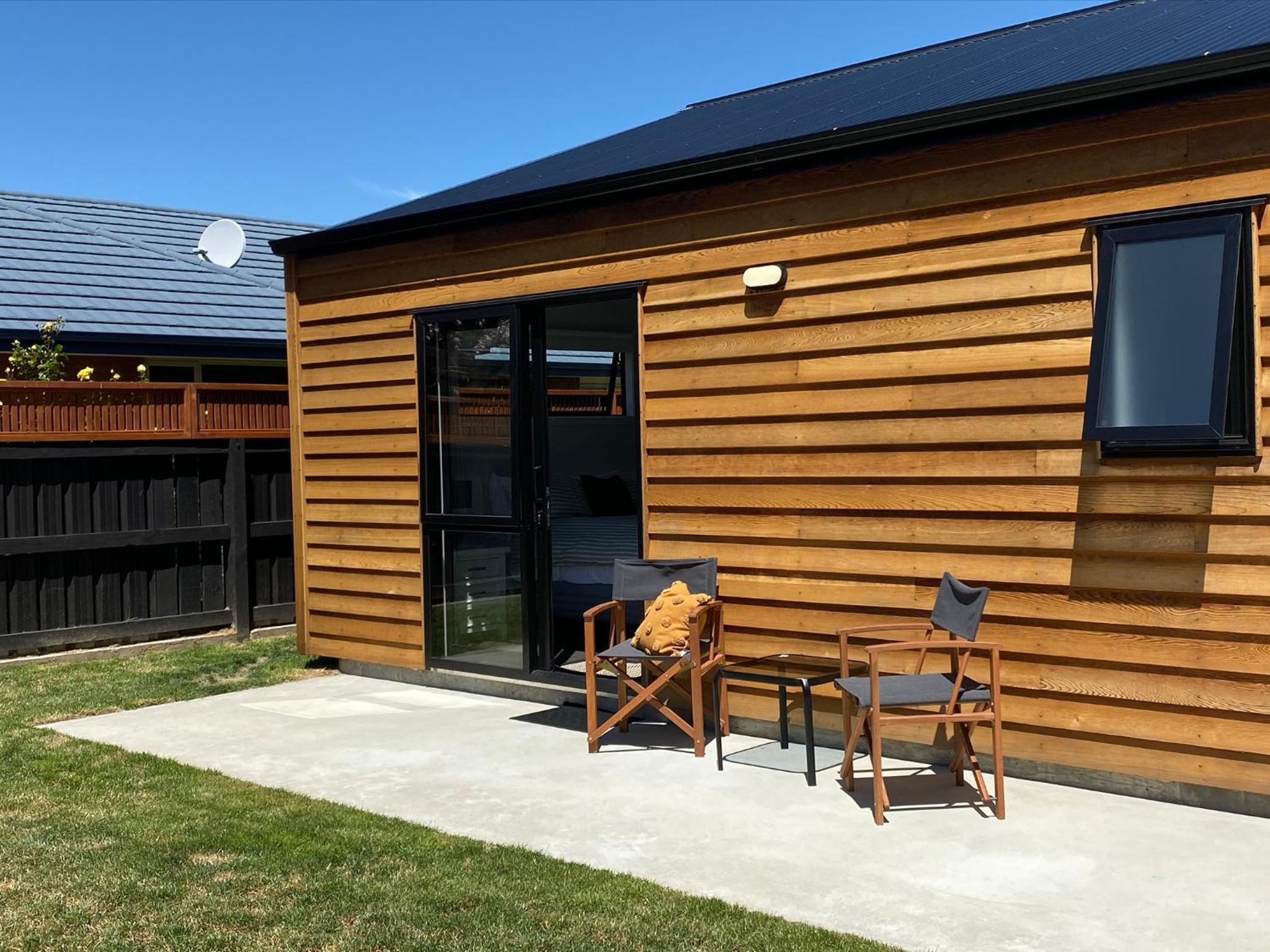 Central Retreat and self contained with free wifi view 4