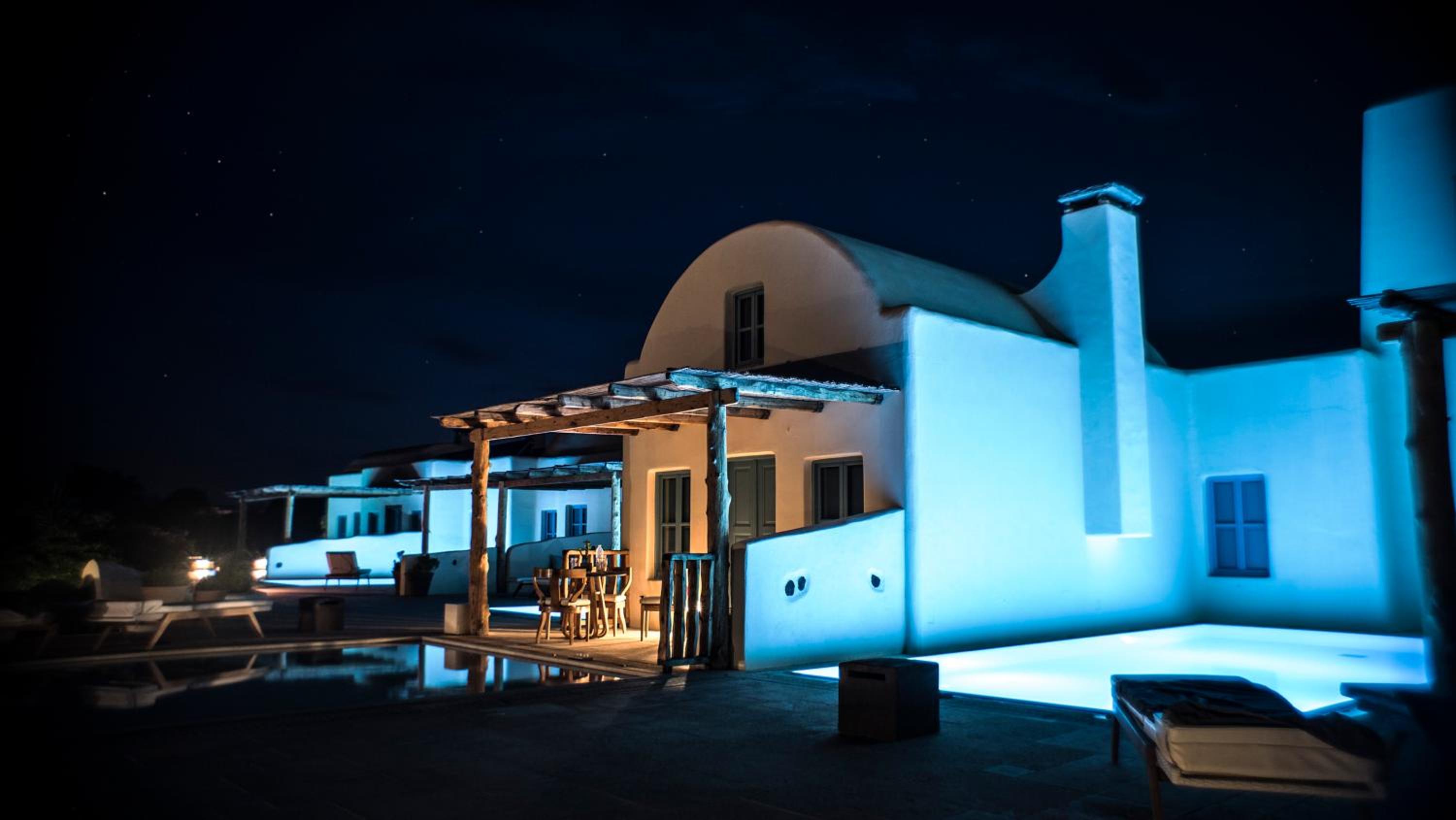 Hotel Black Rose Beach Suites - Image 1