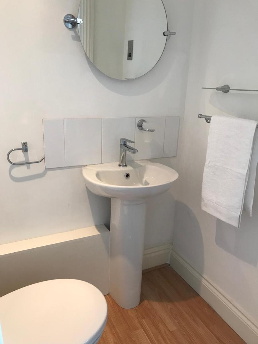 Large modern maisonette with parking view 5