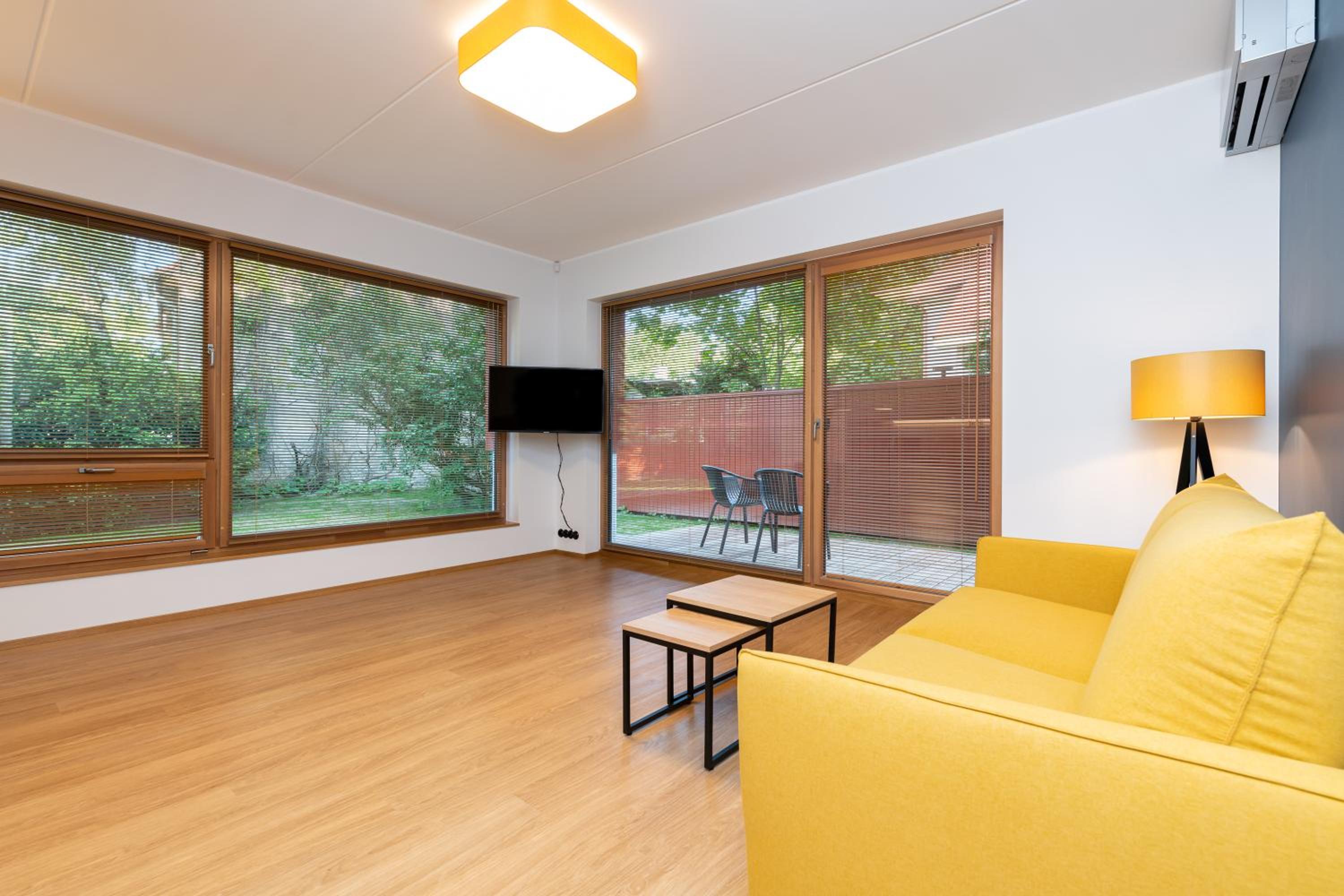 Self-check-in spacious 1 bedroom apartment with terrace and free parking