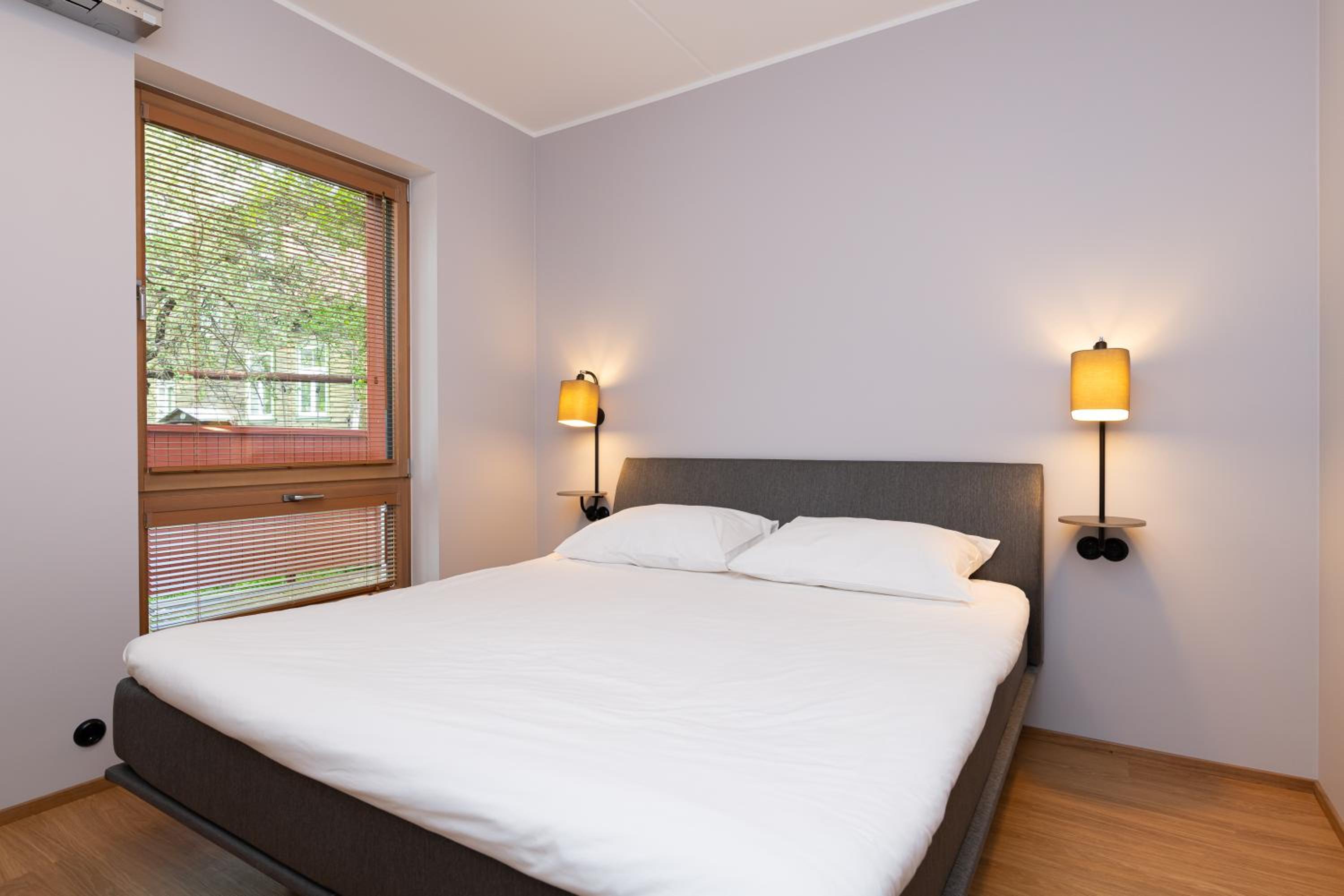 Self-check-in spacious 1 bedroom apartment with terrace and free parking