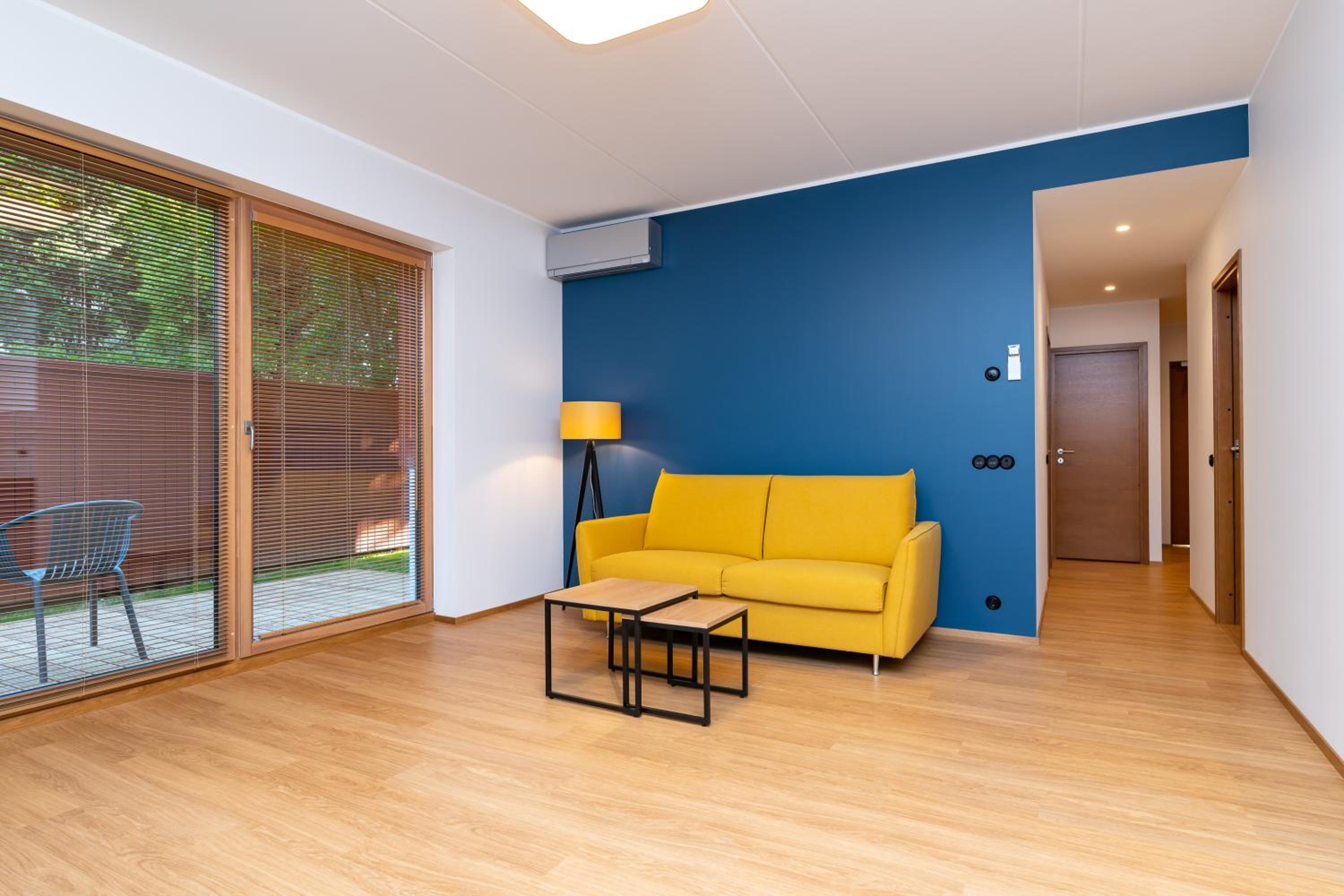 Self-check-in spacious 1 bedroom apartment with terrace and free parking