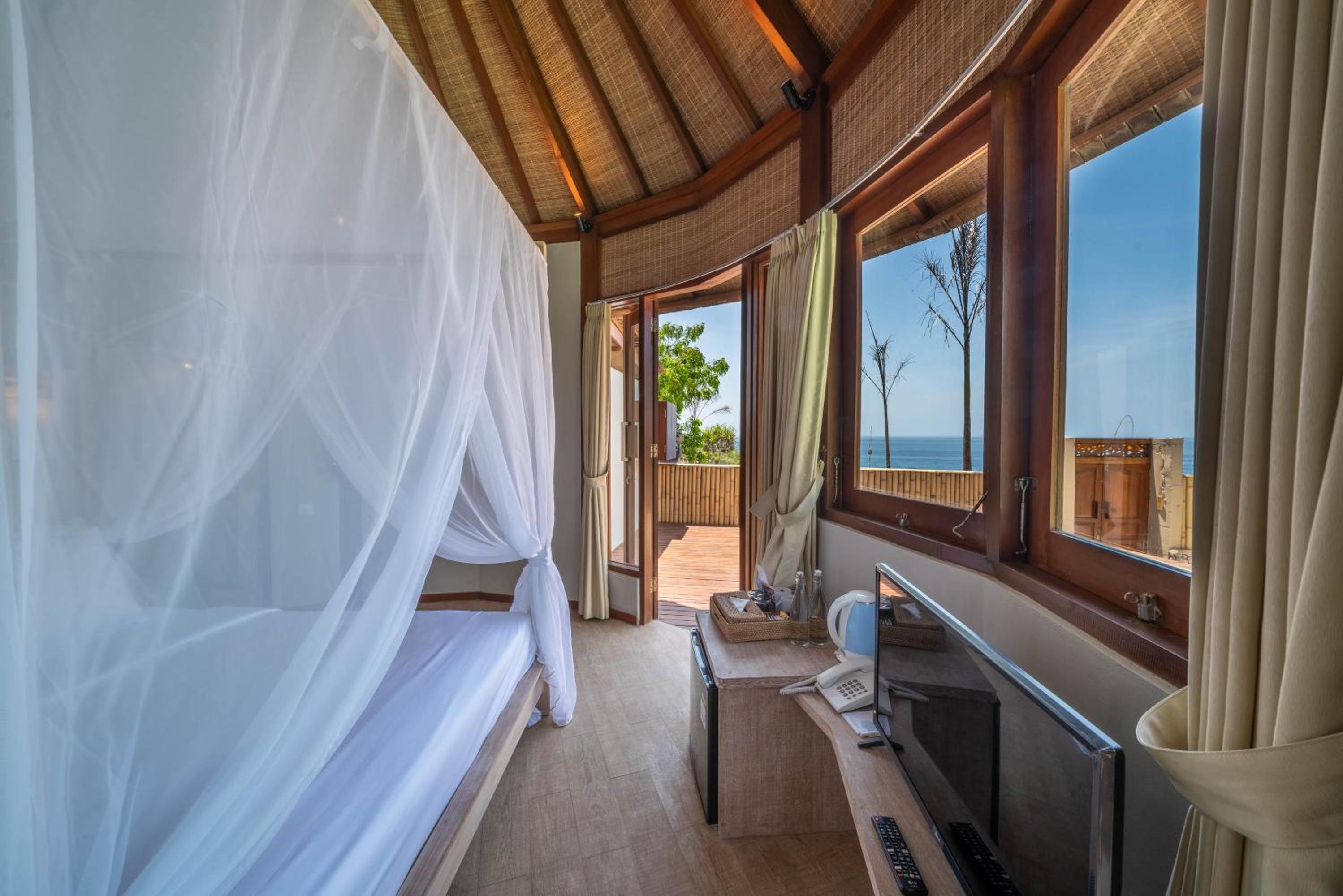 Ora Resort Avia Blue Lagoon