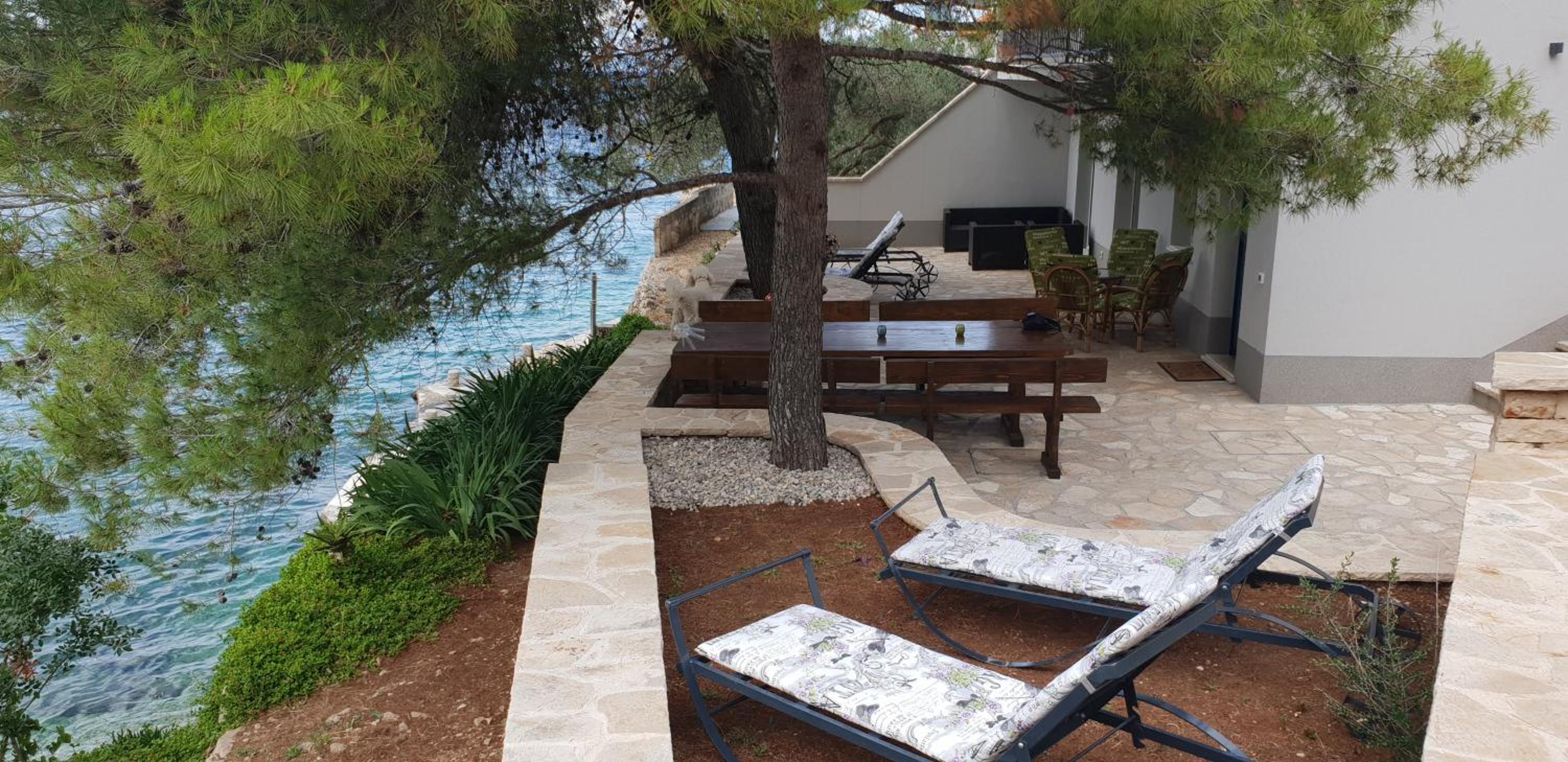 Adriatic Queen en Gdinj — balance & terrace