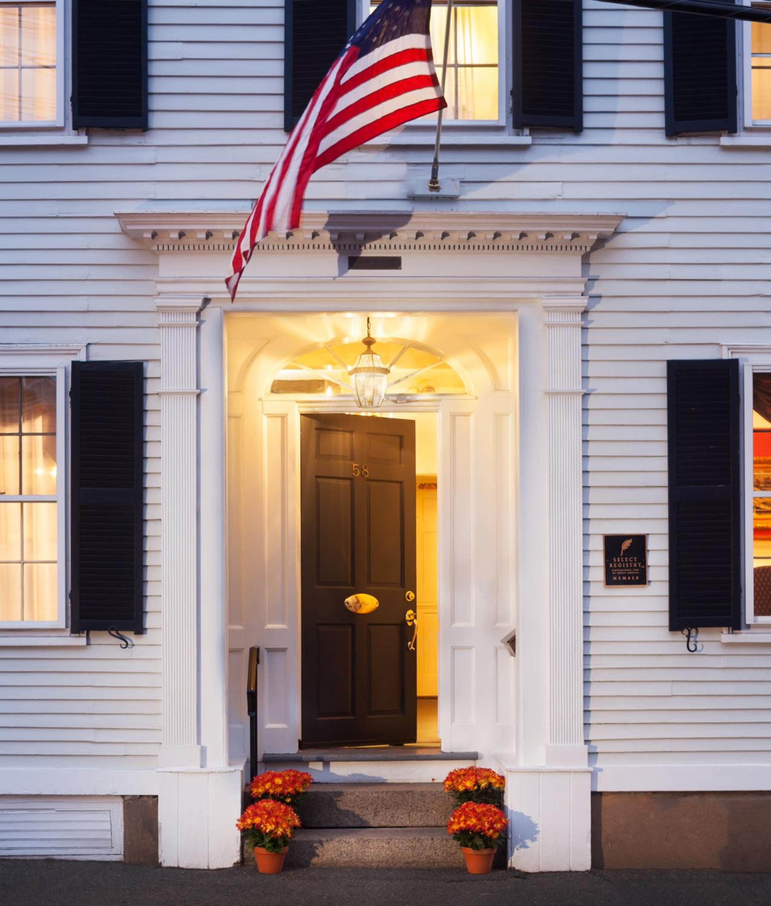 Hotel Harbor Light Inn