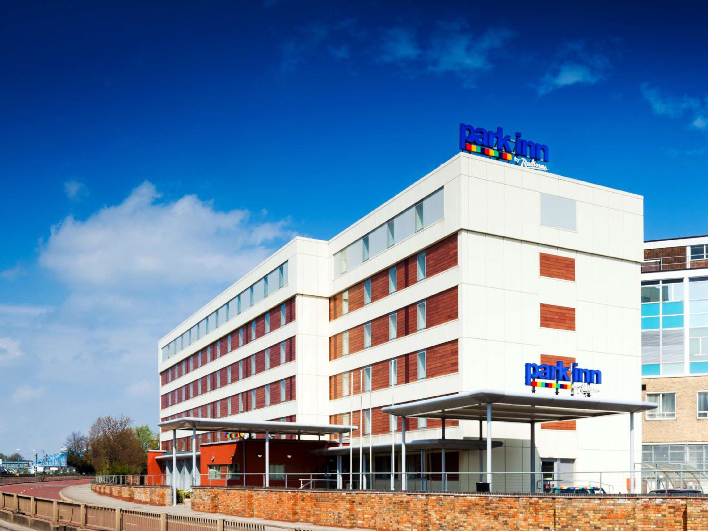 Peterborough Vacations - Park Inn by Radisson Peterborough - Property Image 1