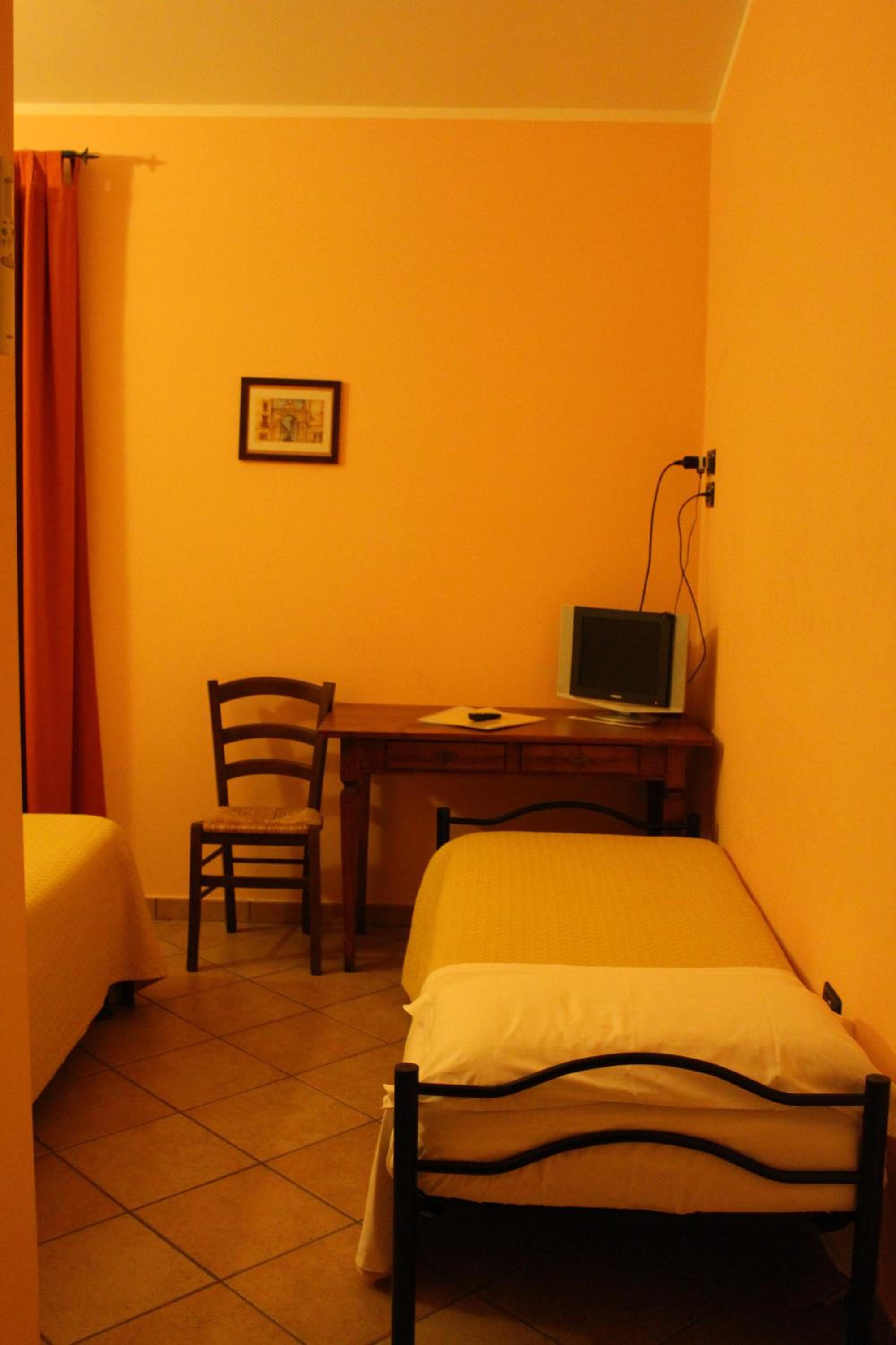Angelucci Agriturismo con Camere e Agri Camping