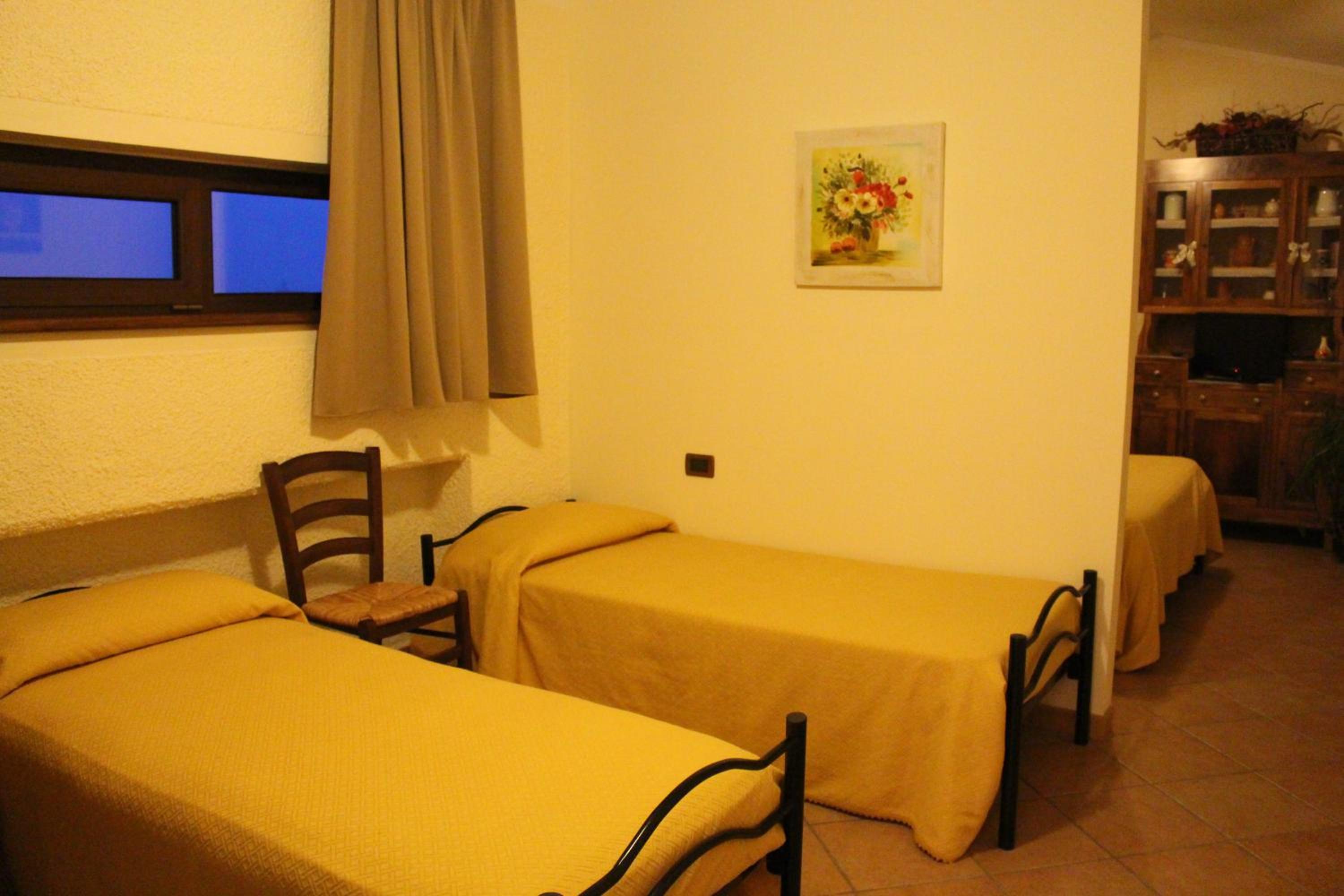 Angelucci Agriturismo con Camere e Agri Camping