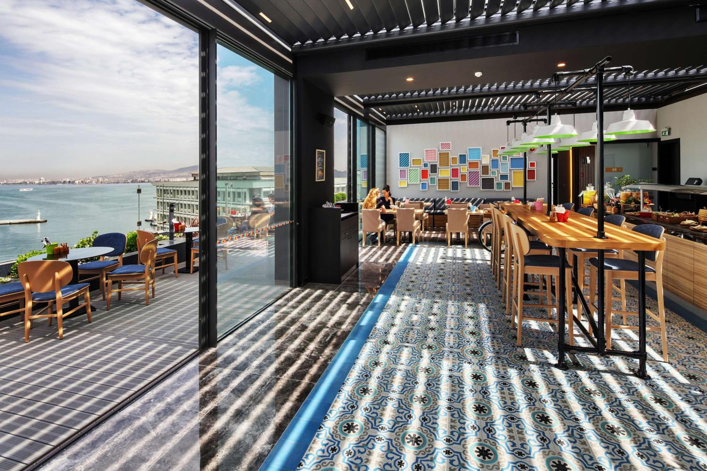 Park Inn by Radisson İzmir - Image 30