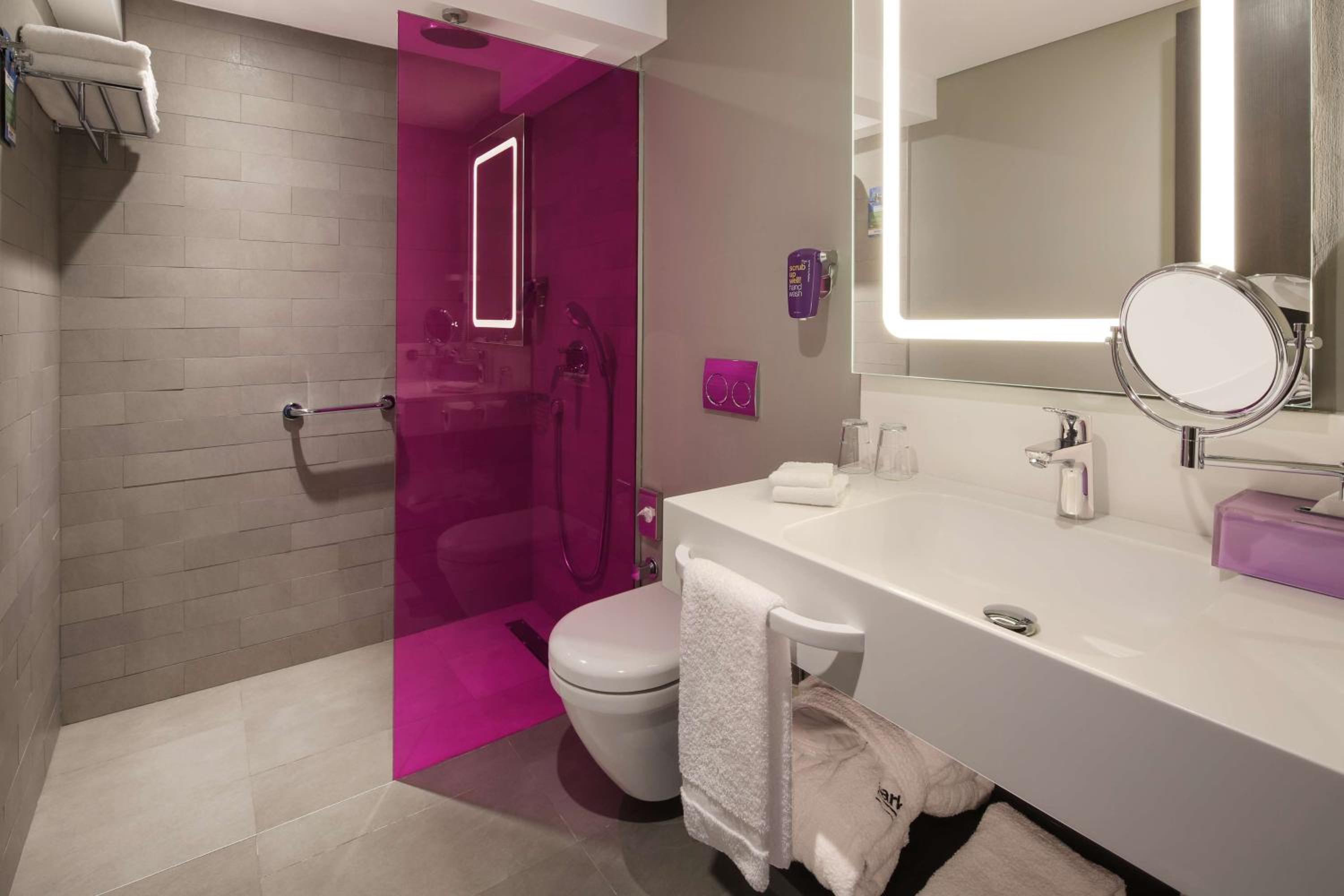 Park Inn by Radisson İzmir - Image 13