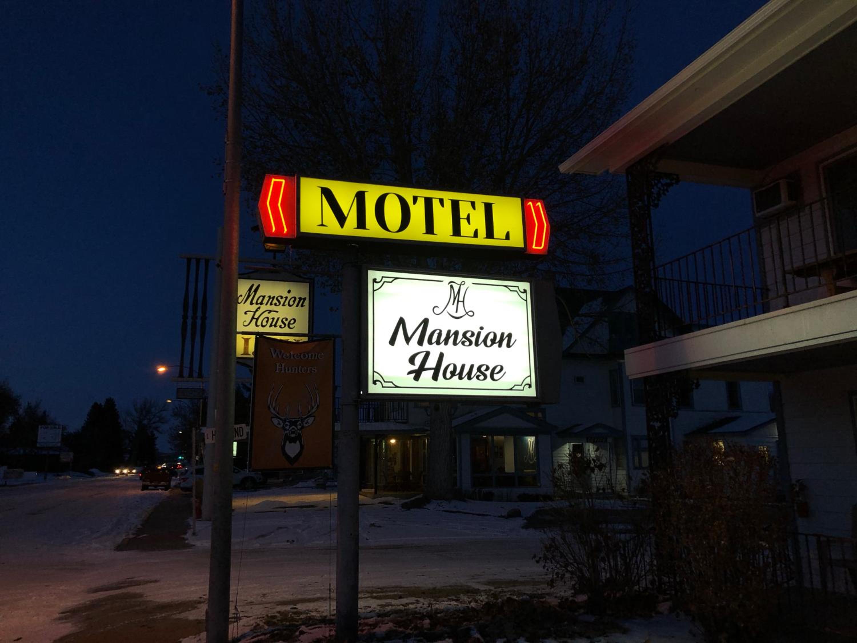 Buffalo Vacations - Mansion House Motel - Property Image 42