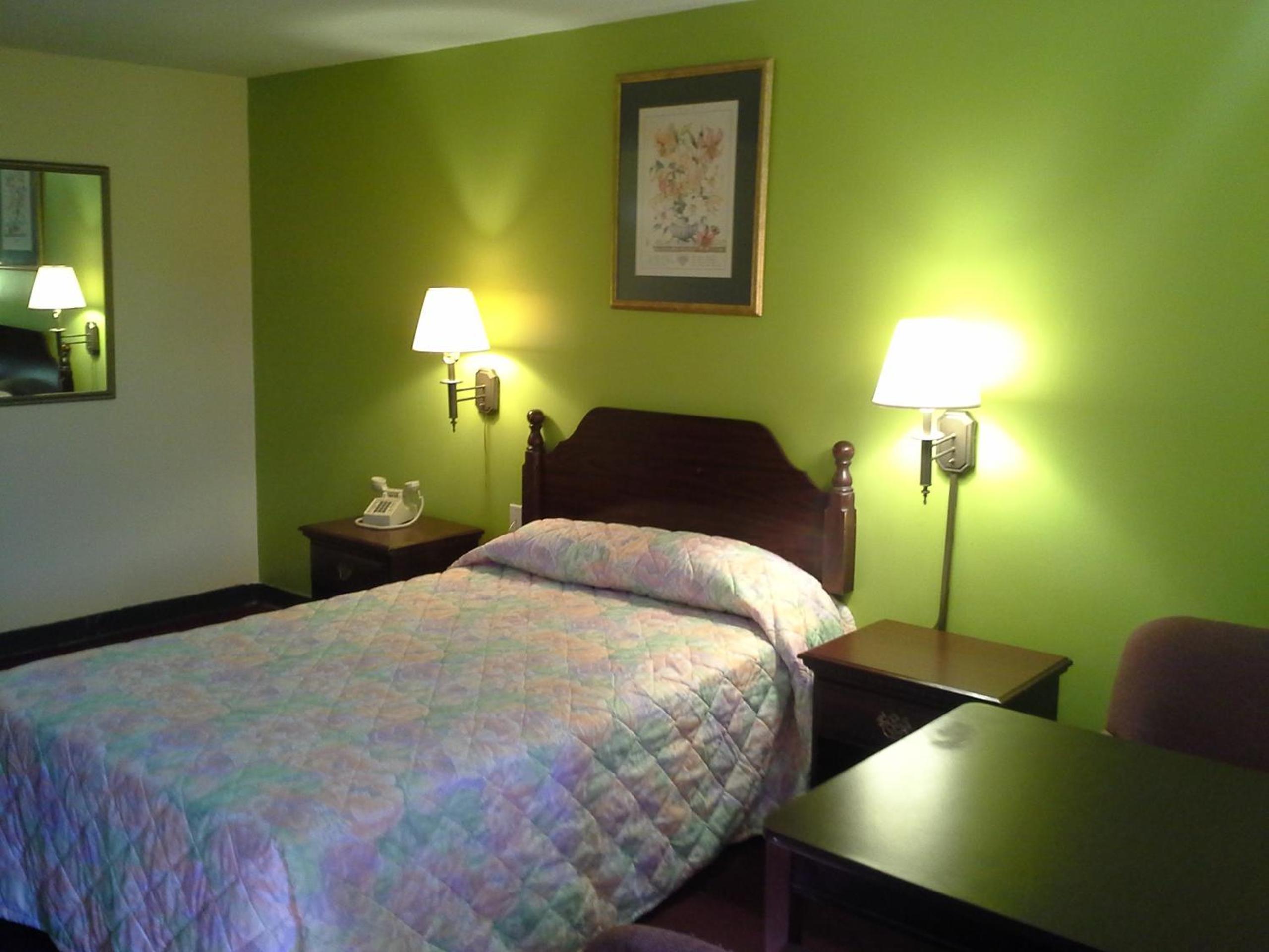 Red Carpet Inn - Augusta