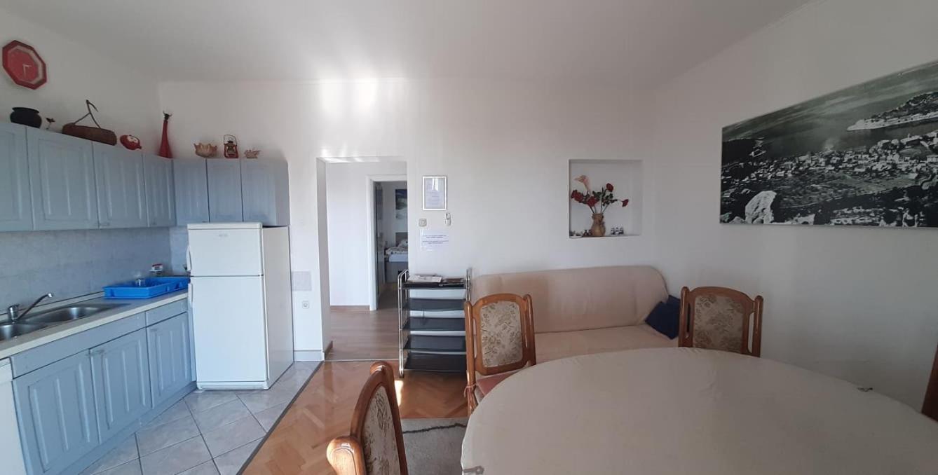 Apartments Villa Ravlić view 2