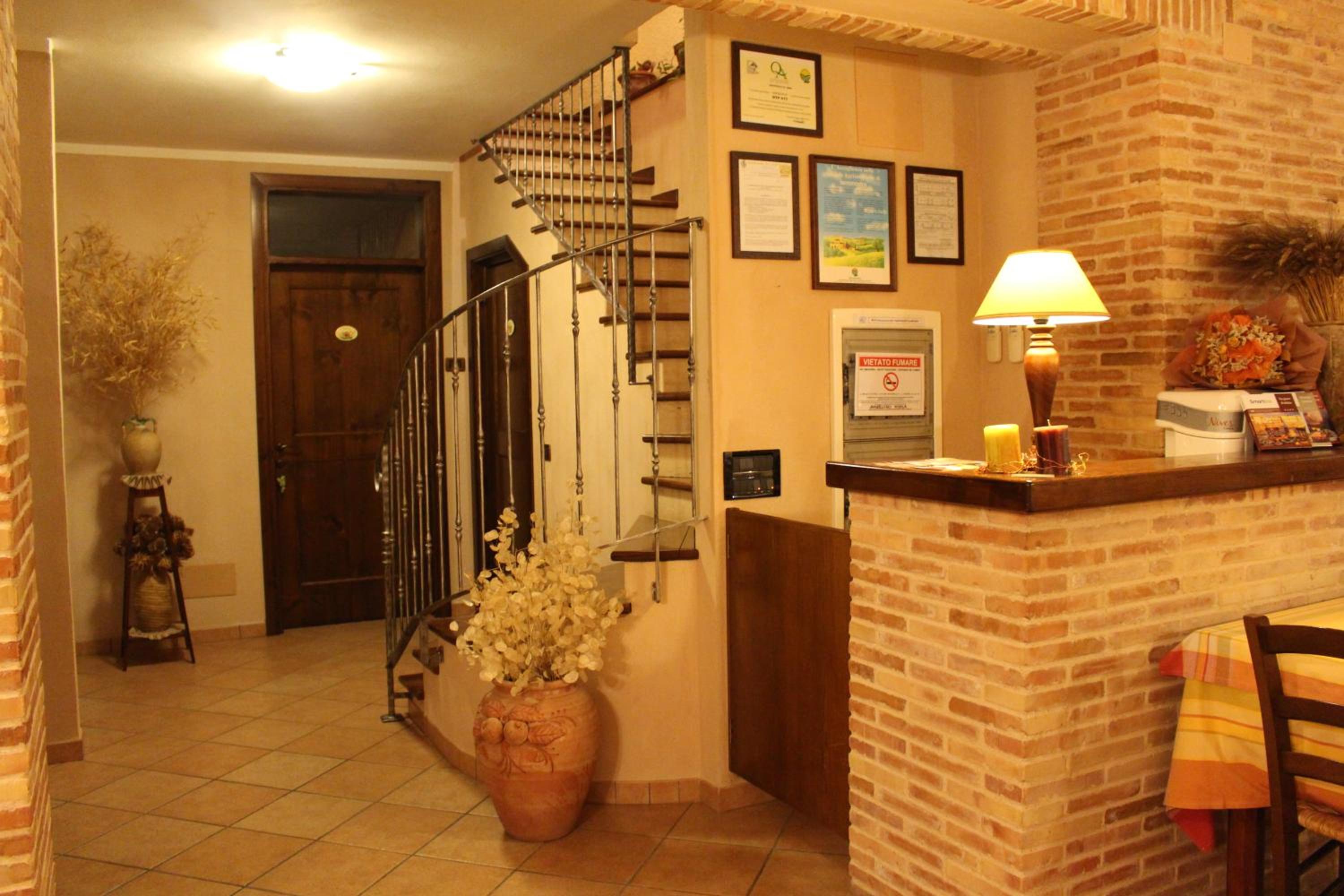 Angelucci Agriturismo con Camere e Agri Camping