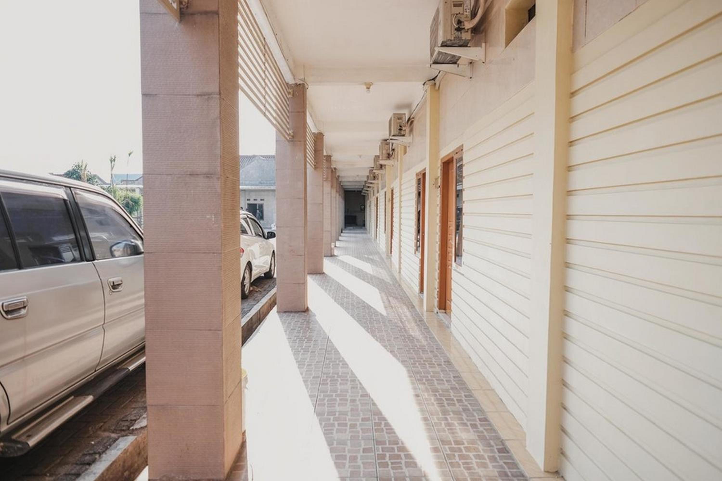 RedDoorz near RS Imanuel Lampung view 3