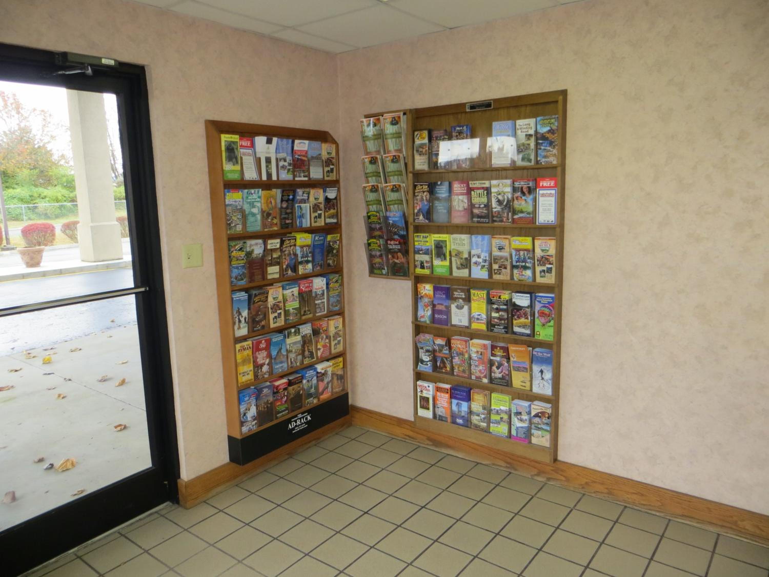 Knoxville Vacations - Travelodge by Wyndham Knoxville East - Property Image 3