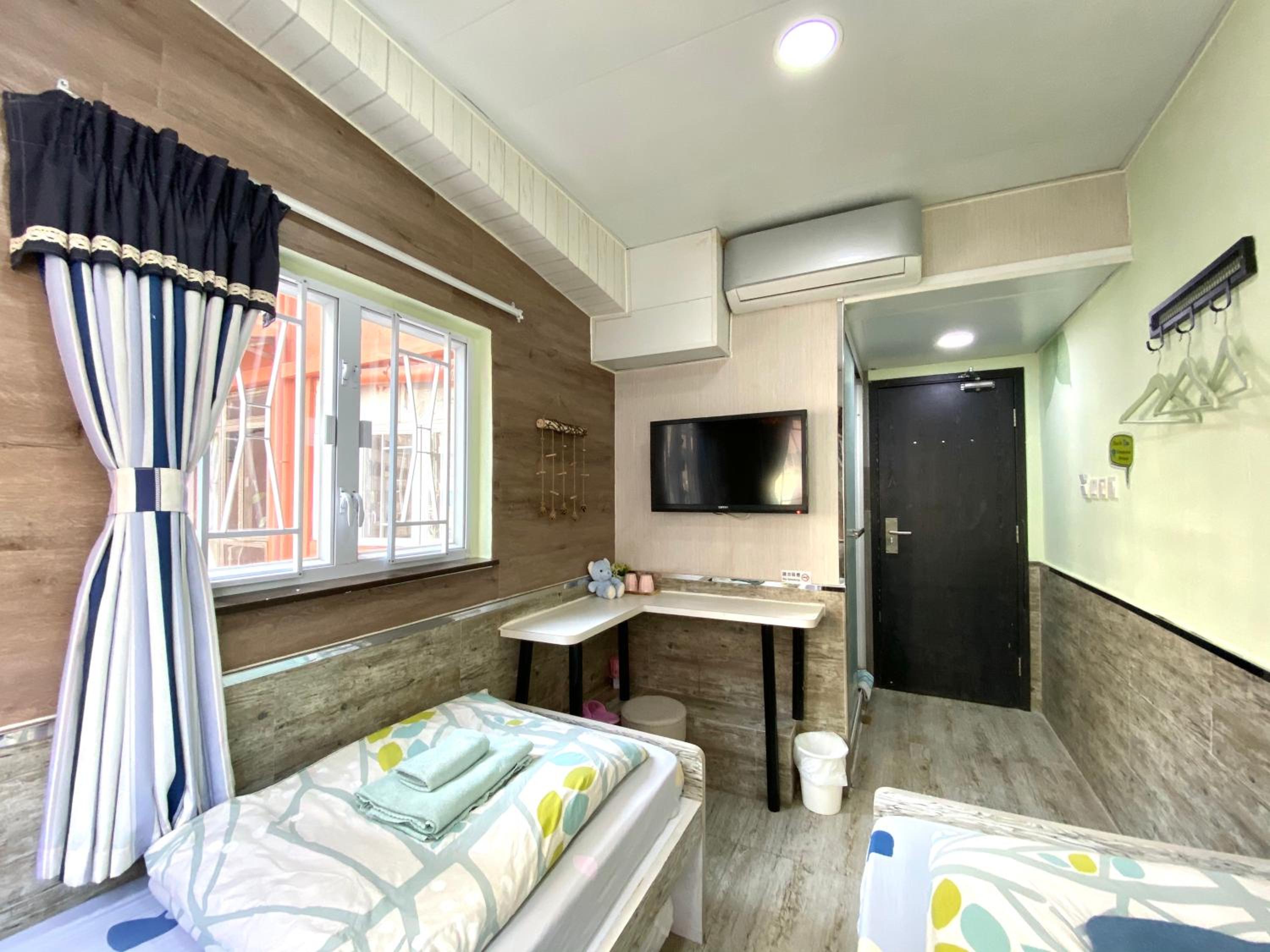 Hong Kong Hostel (Tsim Sha Tsui Mansion)
