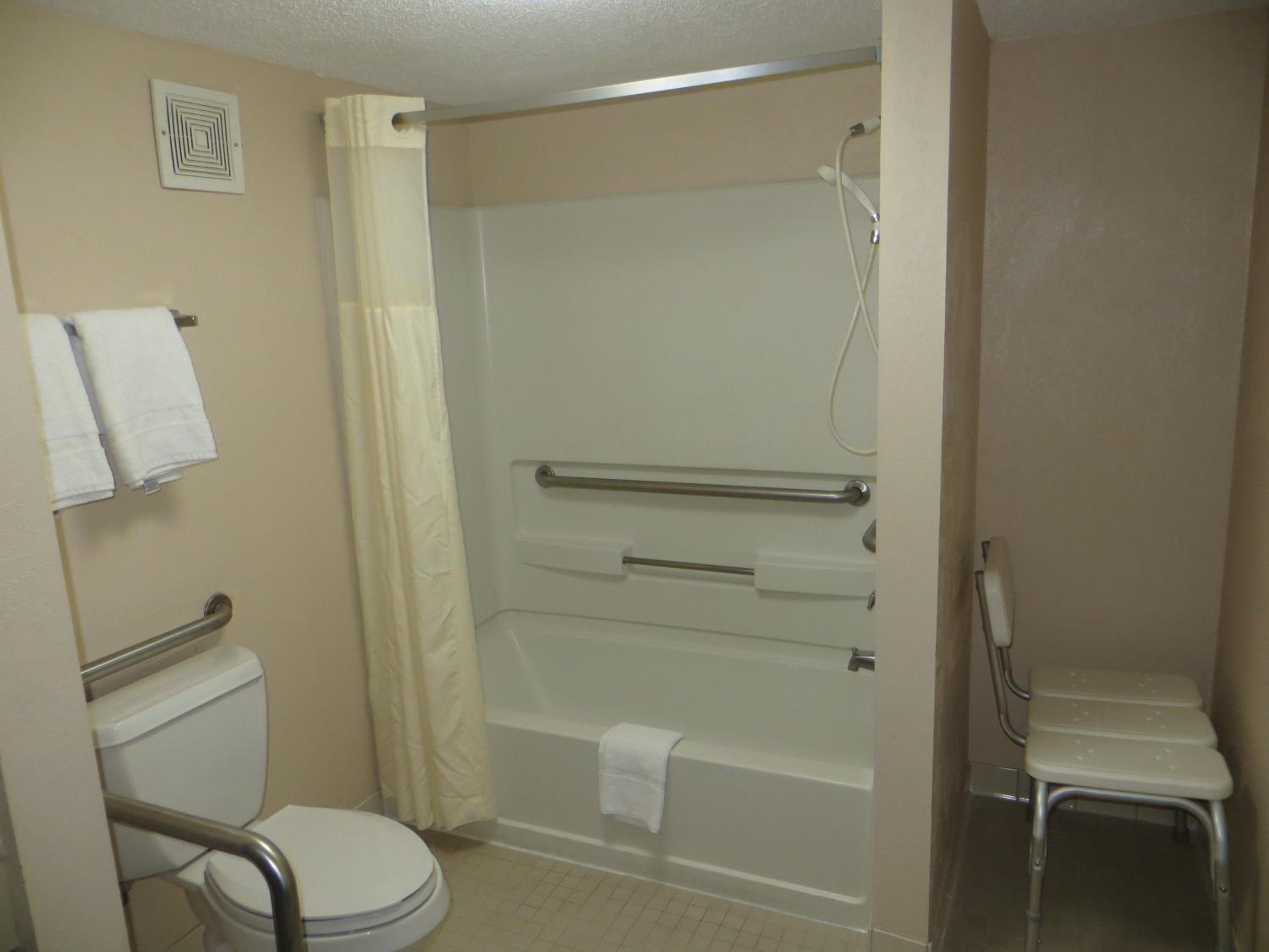 Knoxville Vacations - Travelodge by Wyndham Knoxville East - Property Image 7