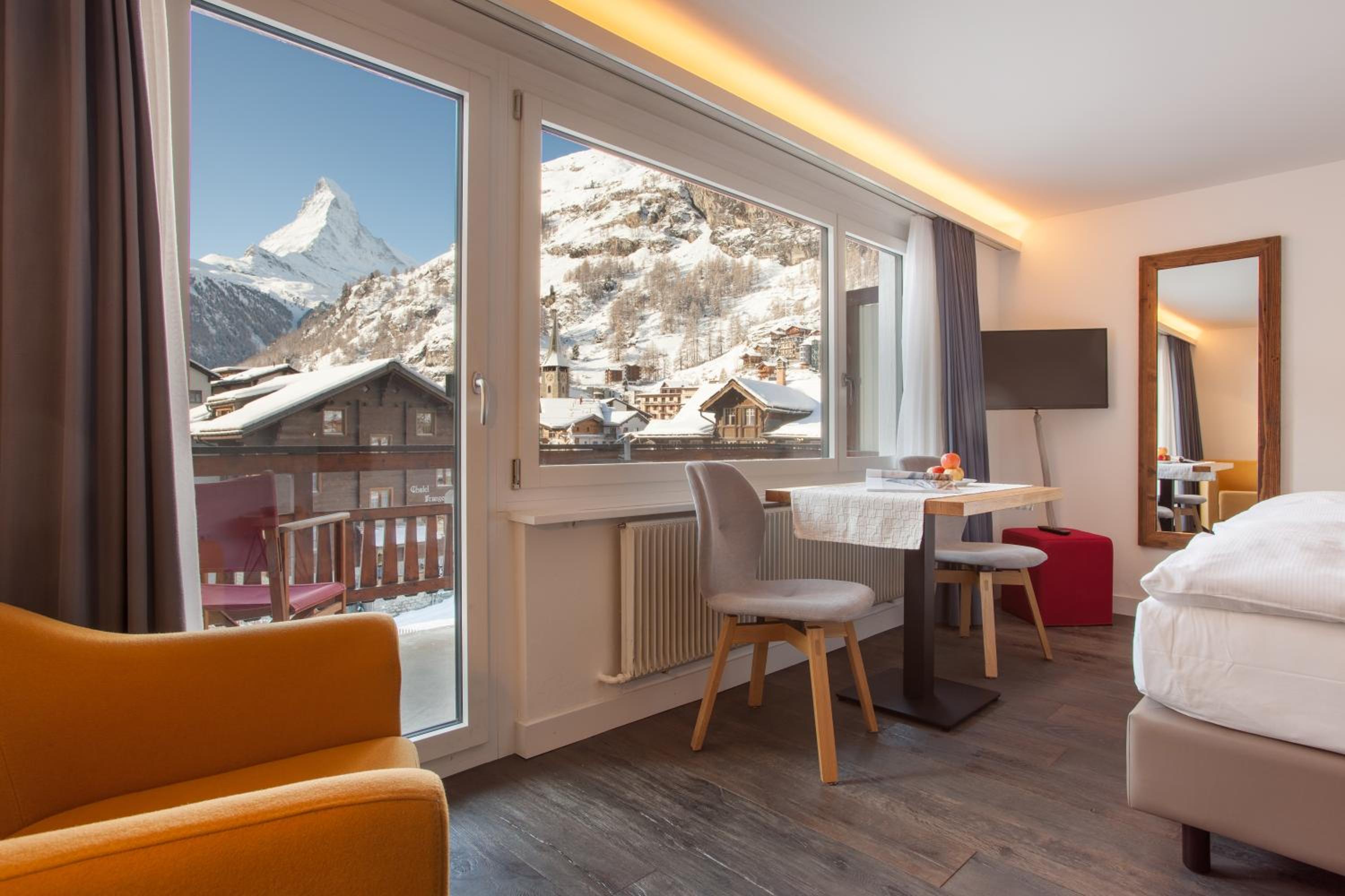 Chalet Annelis Apartments view 3