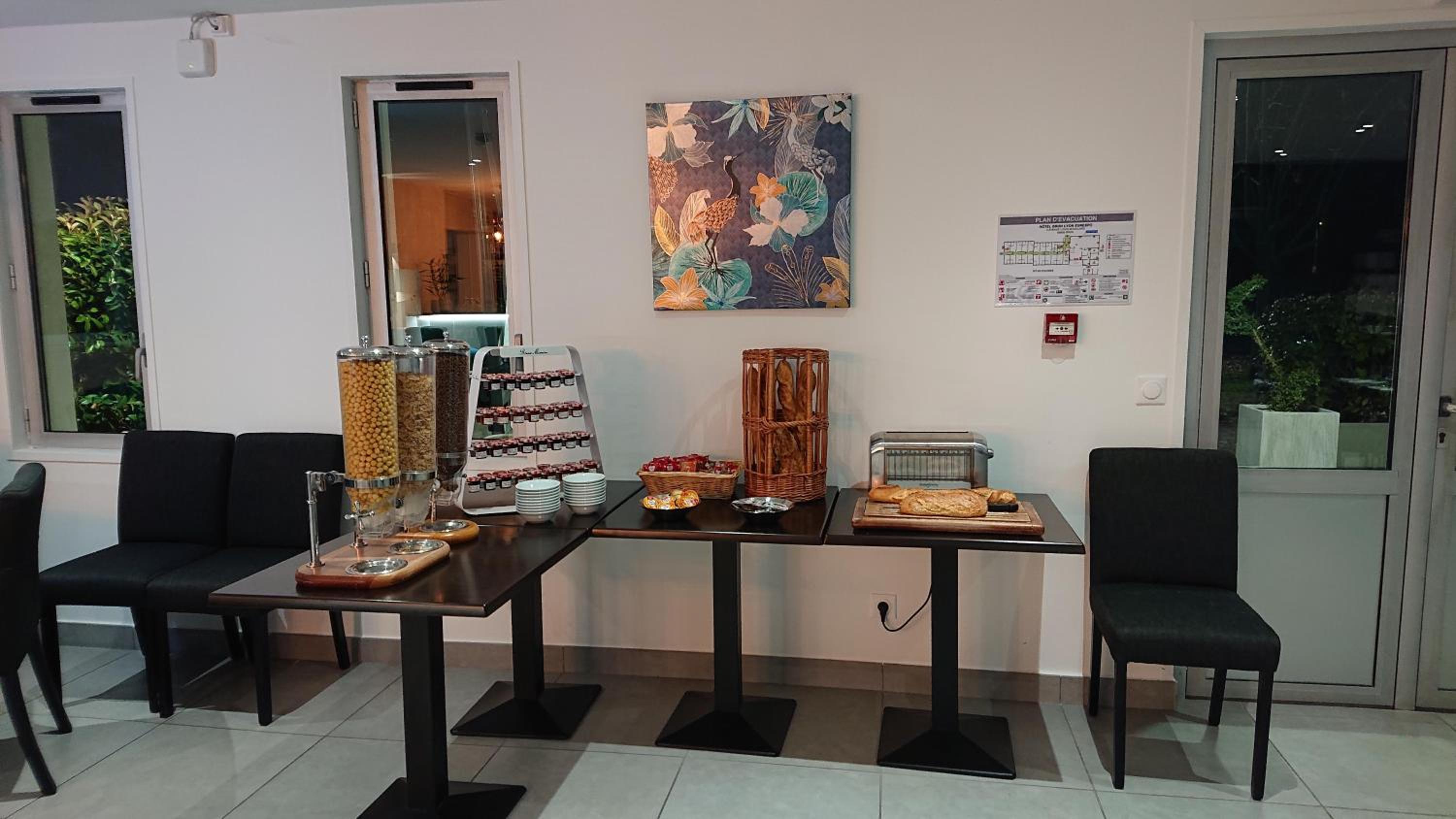 Bron Vacations - Kyriad Direct Bron Lyon Eurexpo - Property Image 12