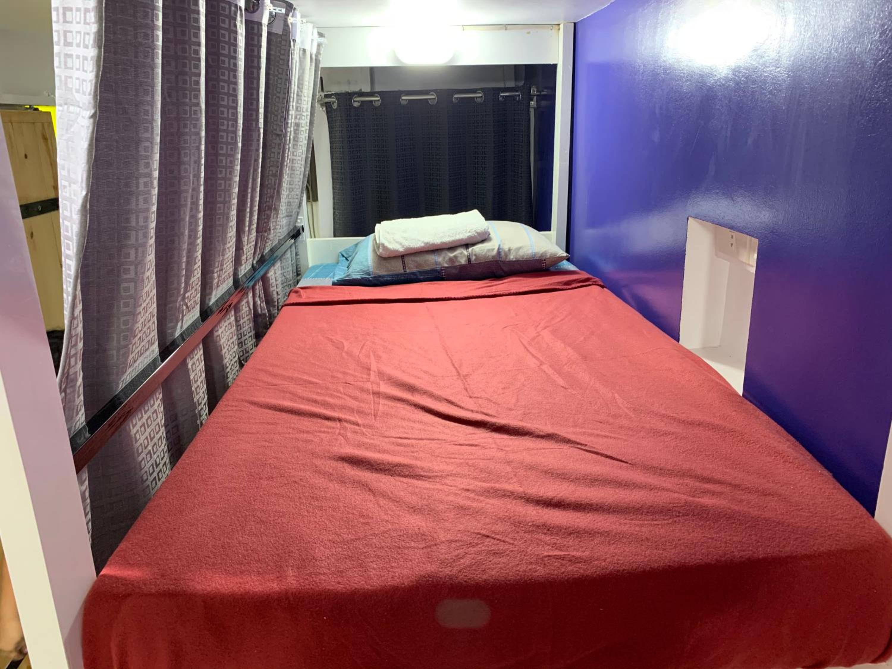 Beinte Singko de Marso Apartments